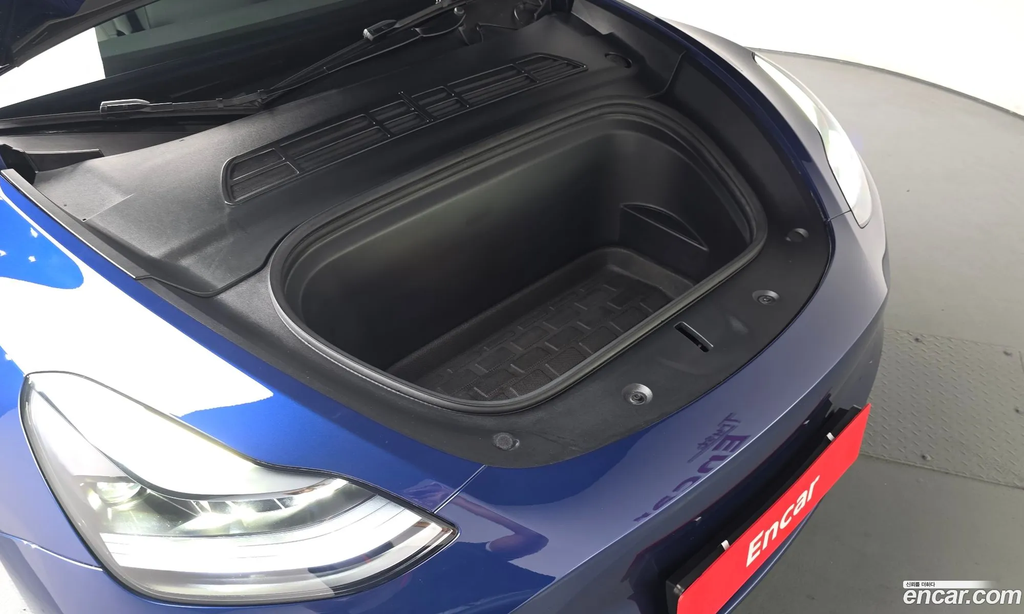 Tesla Model Y 2023 LRWYGCFS8PC103701 — 8