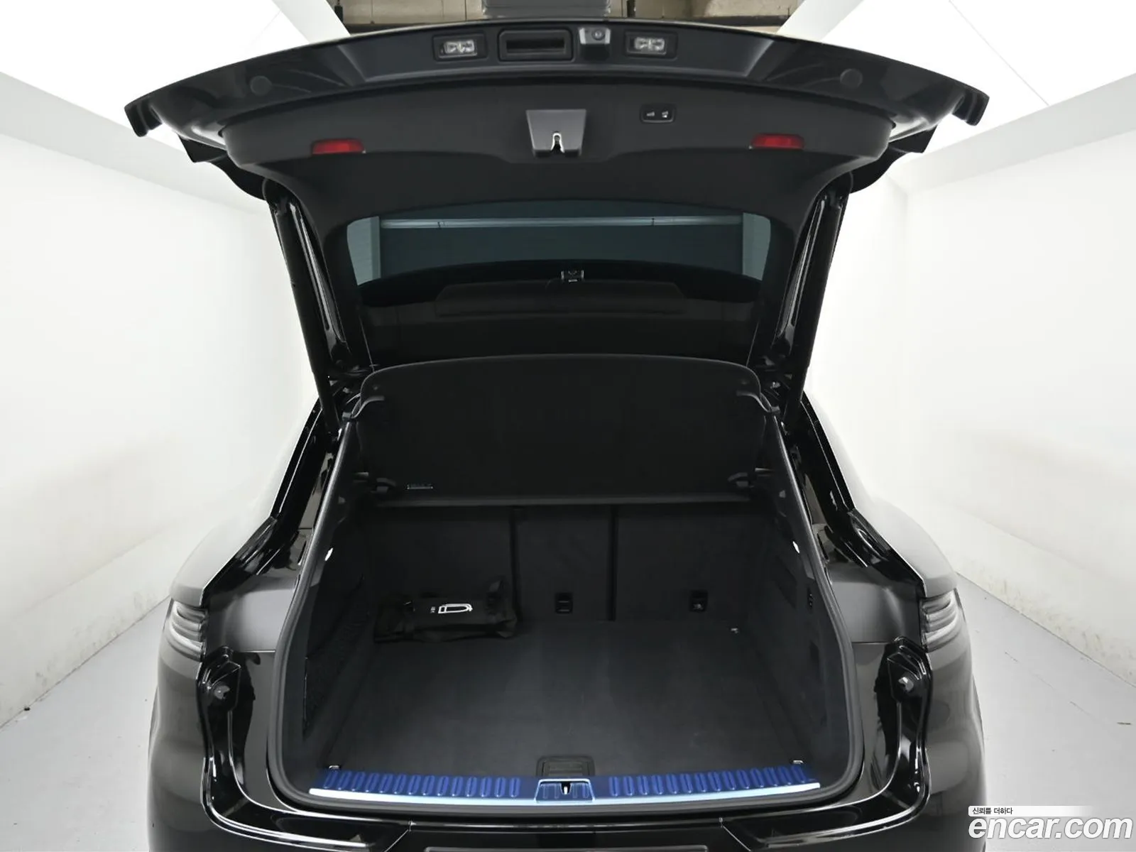 Porsche Cayenne 2025 — 19