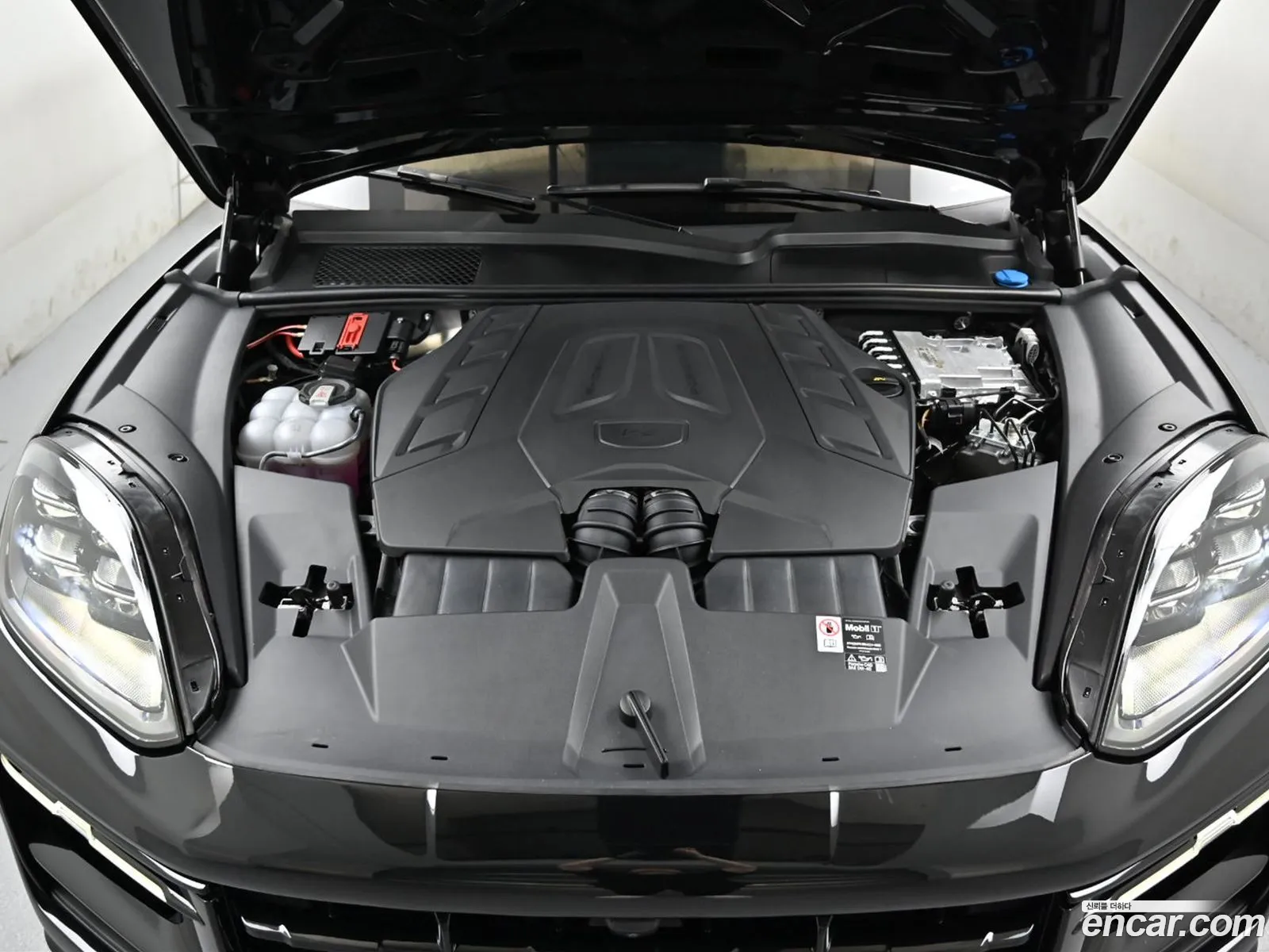 Porsche Cayenne 2025 — 16