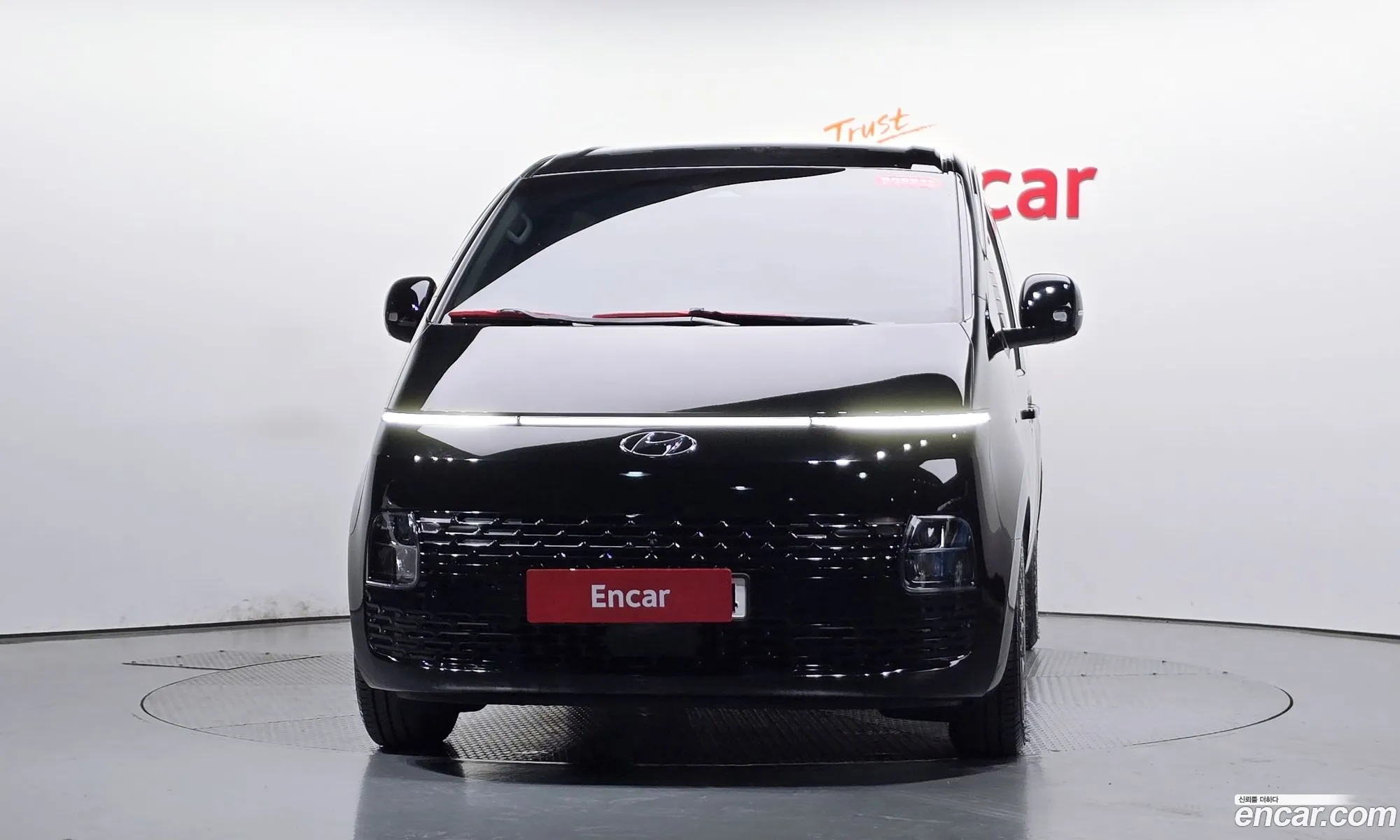 Hyundai Staria 2023 — 2