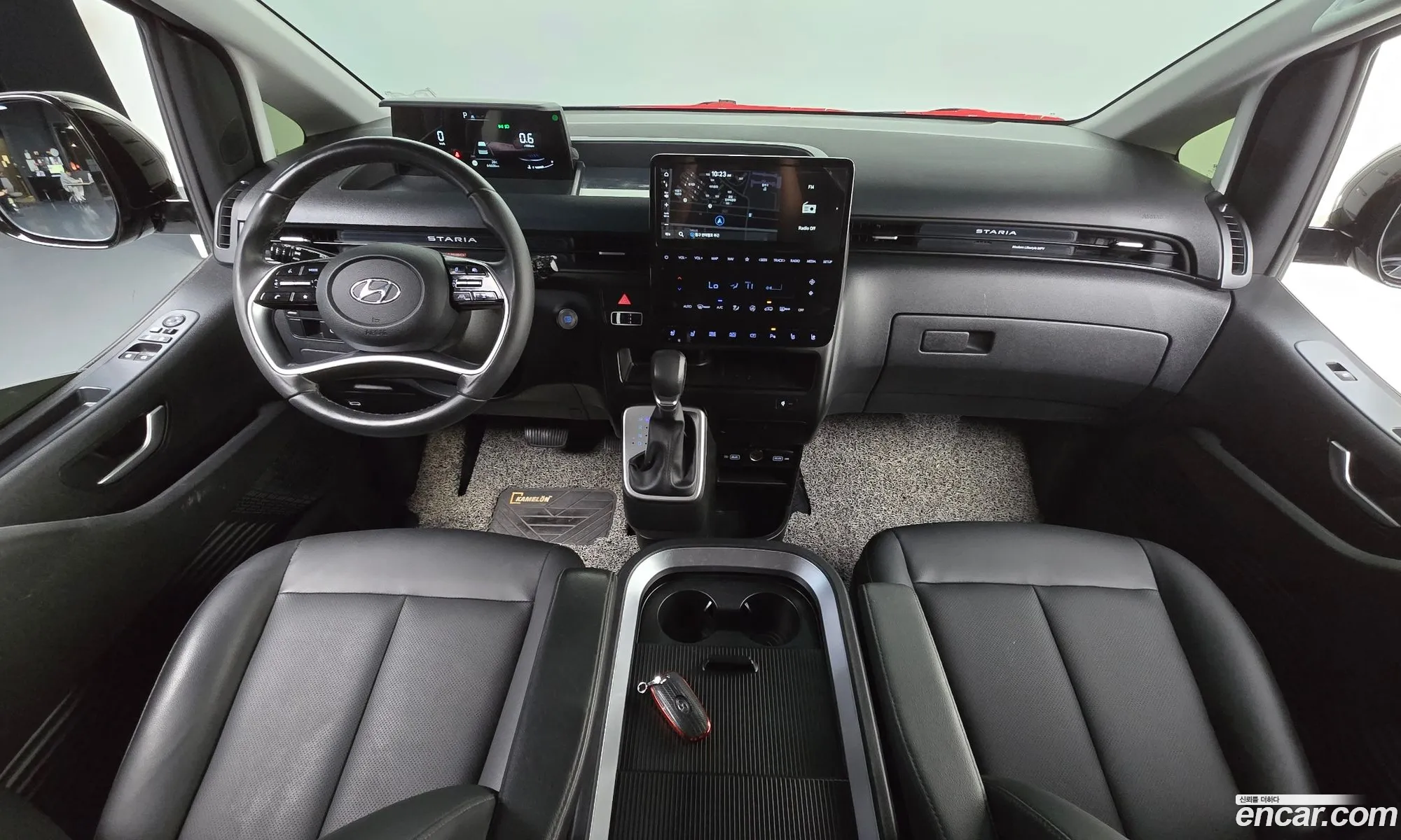 Hyundai Staria 2023 — 3