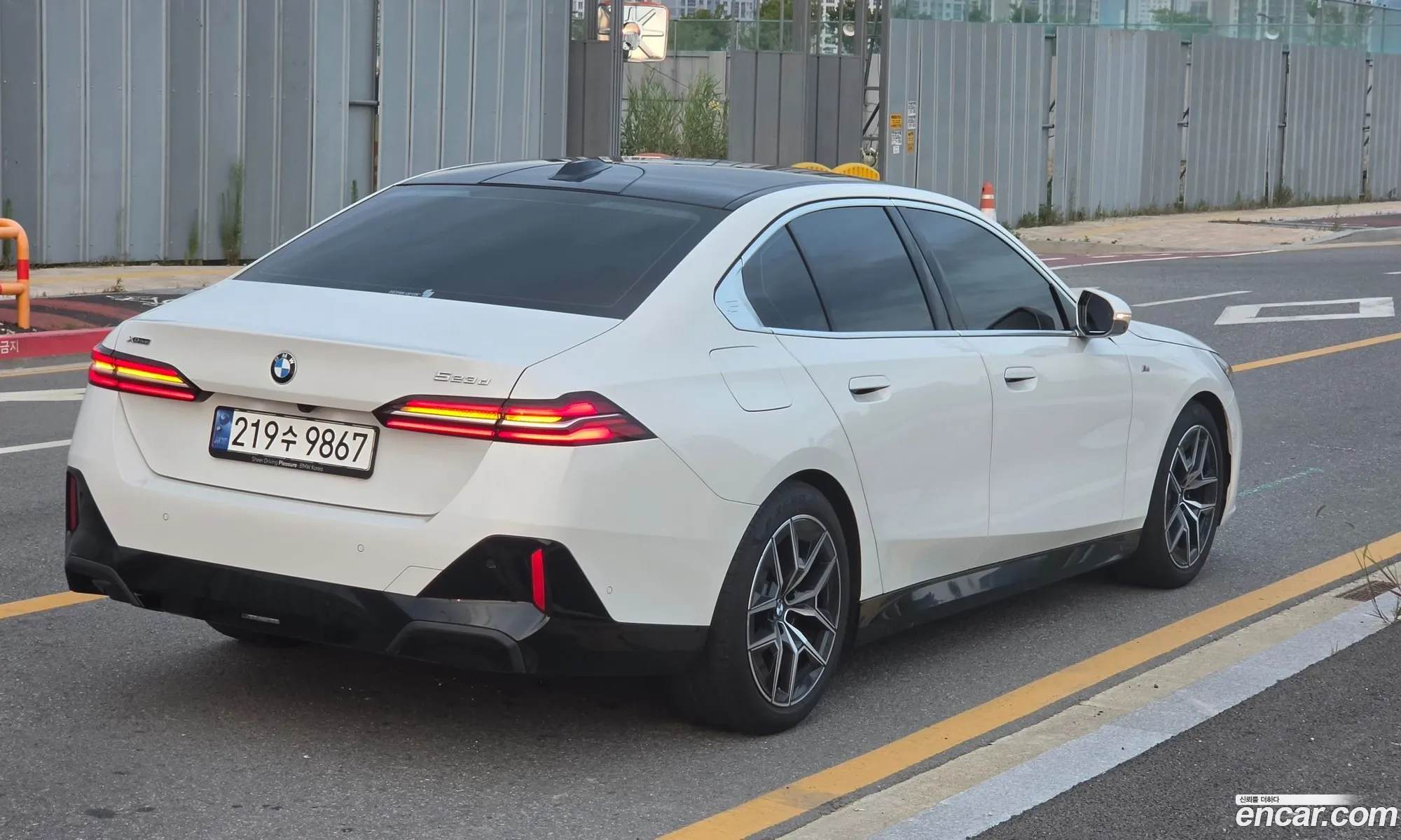 BMW 5 Series 2024 — 17
