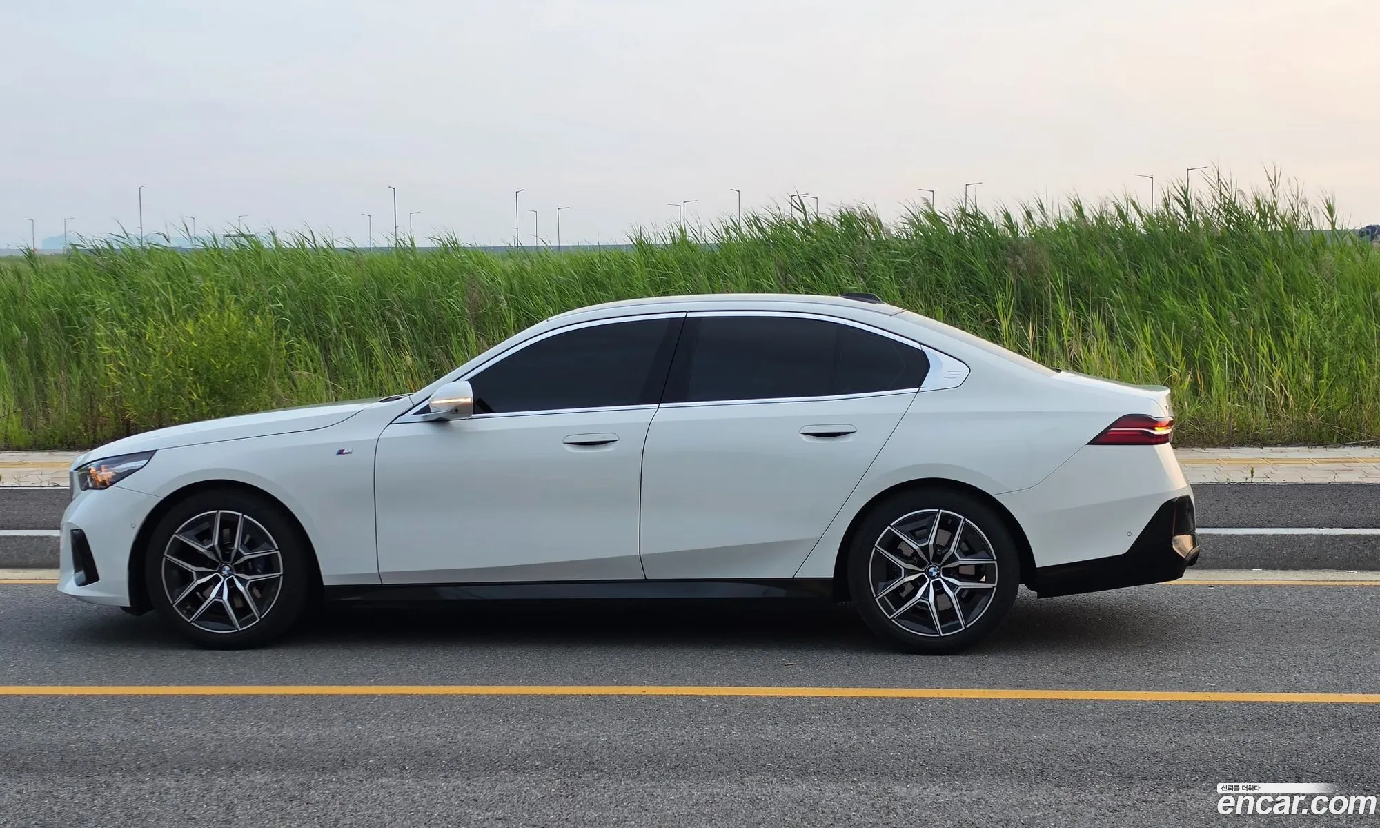 BMW 5 Series 2024 — 12