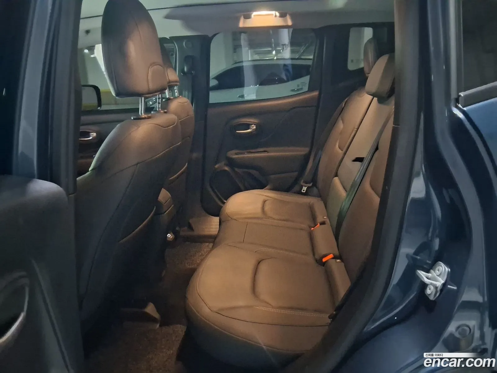 Jeep Renegade 2022 — 17
