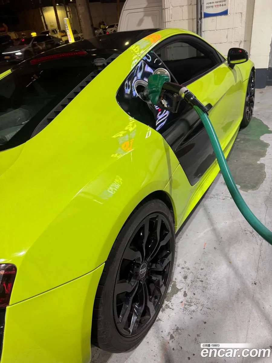 Audi R8 2010 — 7