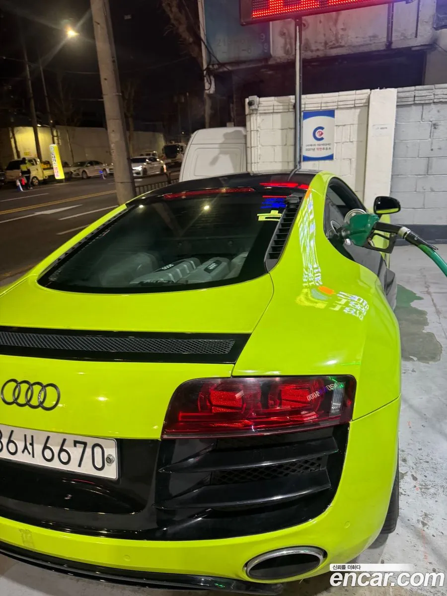 Audi R8 2010 — 3