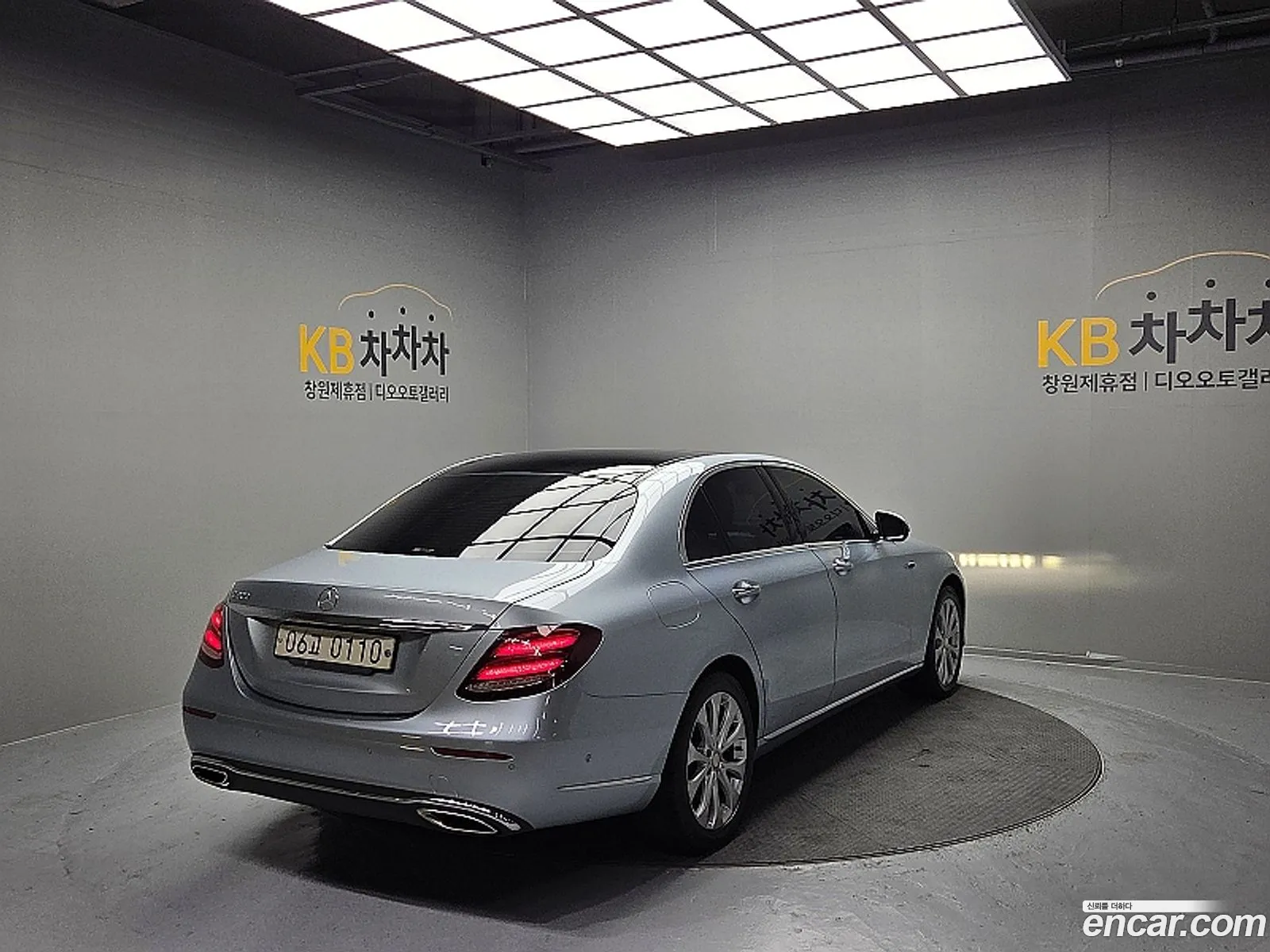 Mercedes-Benz E-Class W213 2016 — 13