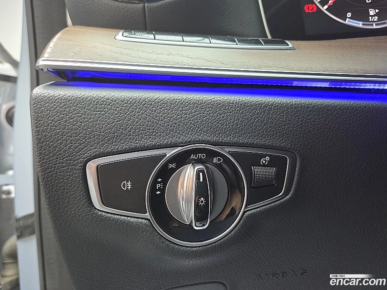 Mercedes-Benz E-Class W213 2016 — 10