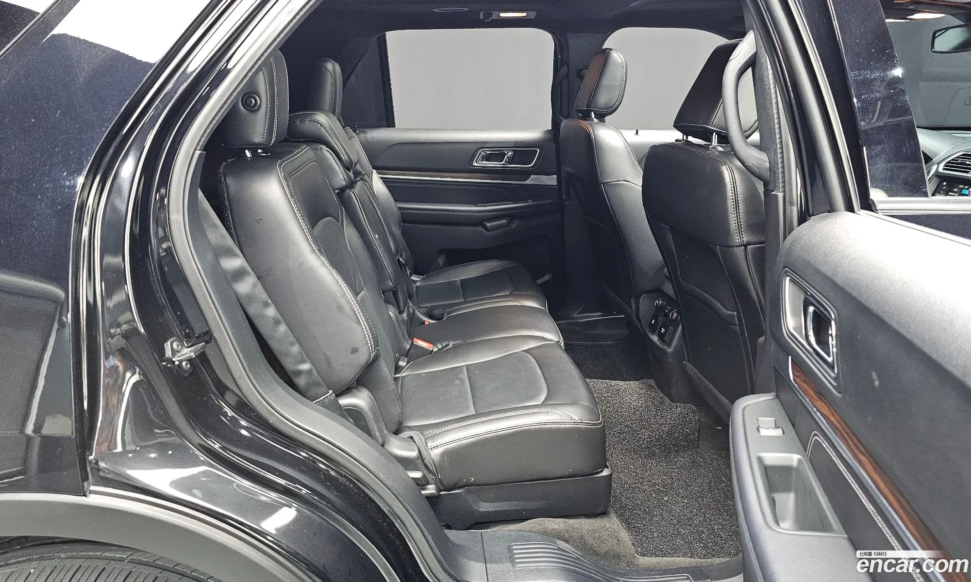 Ford Explorer 2018 1FM5K8FH3JGA44834 — 9
