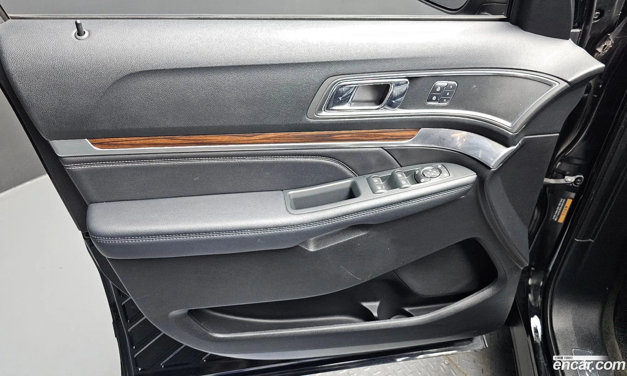 Ford Explorer 2018 1FM5K8FH3JGA44834 — 14