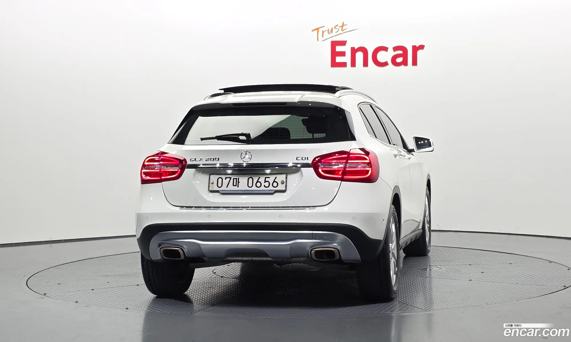 Mercedes-Benz GLA-Class X156 2015 — 11
