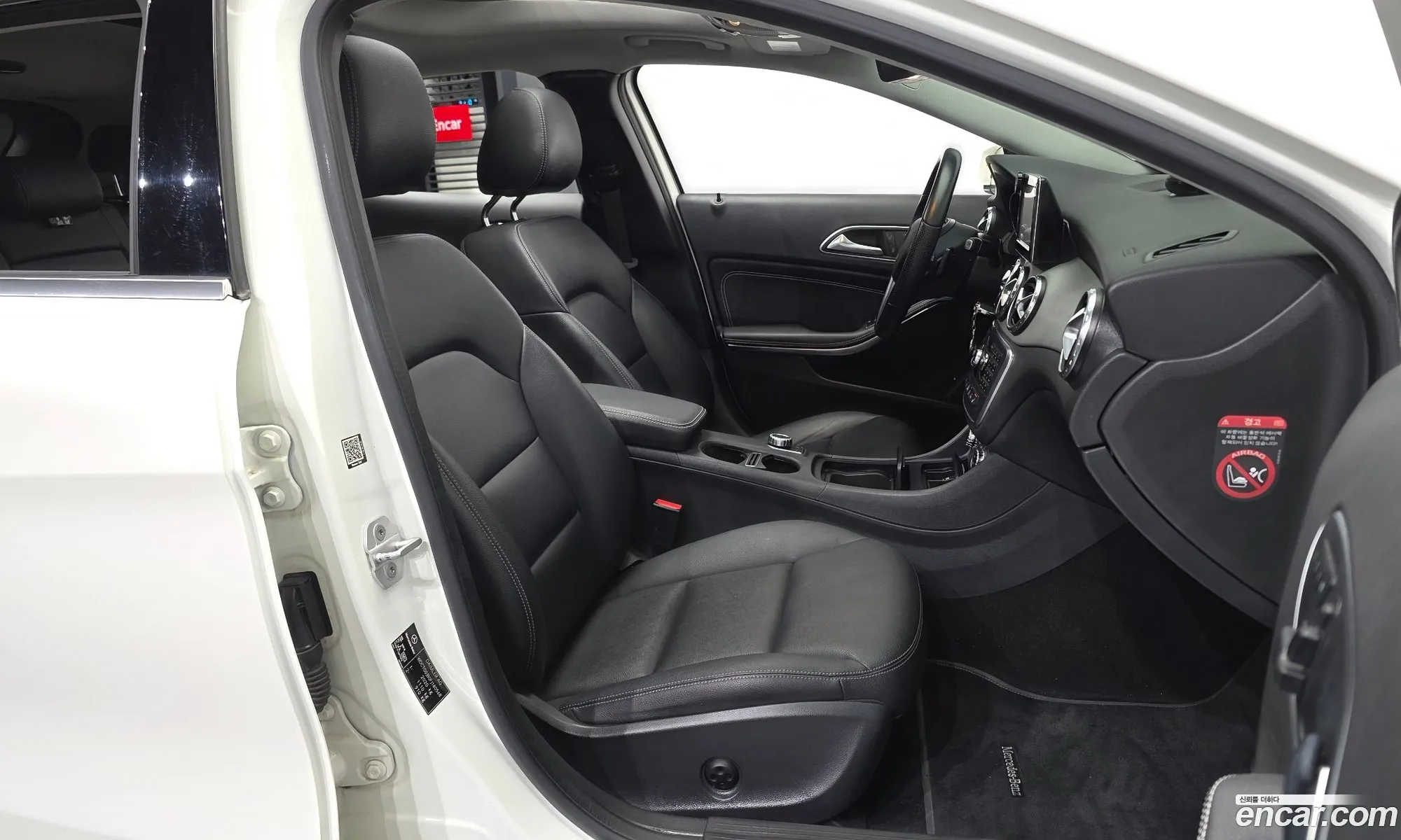 Mercedes-Benz GLA-Class X156 2015 — 16