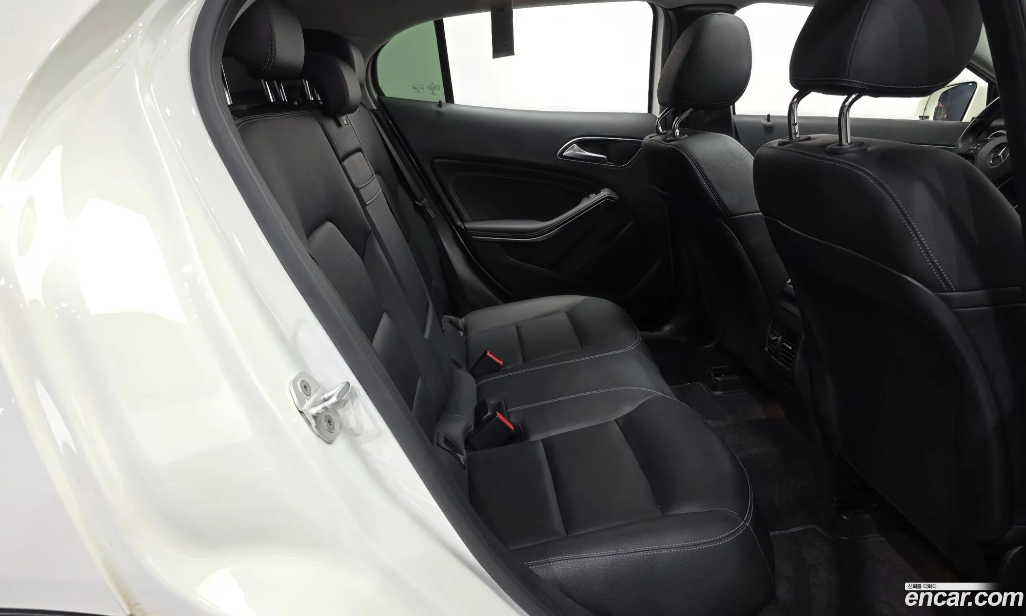 Mercedes-Benz GLA-Class X156 2015 — 18