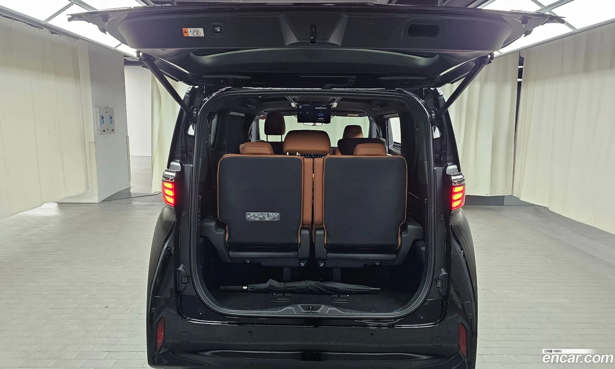 Toyota Alphard 2025 — 7
