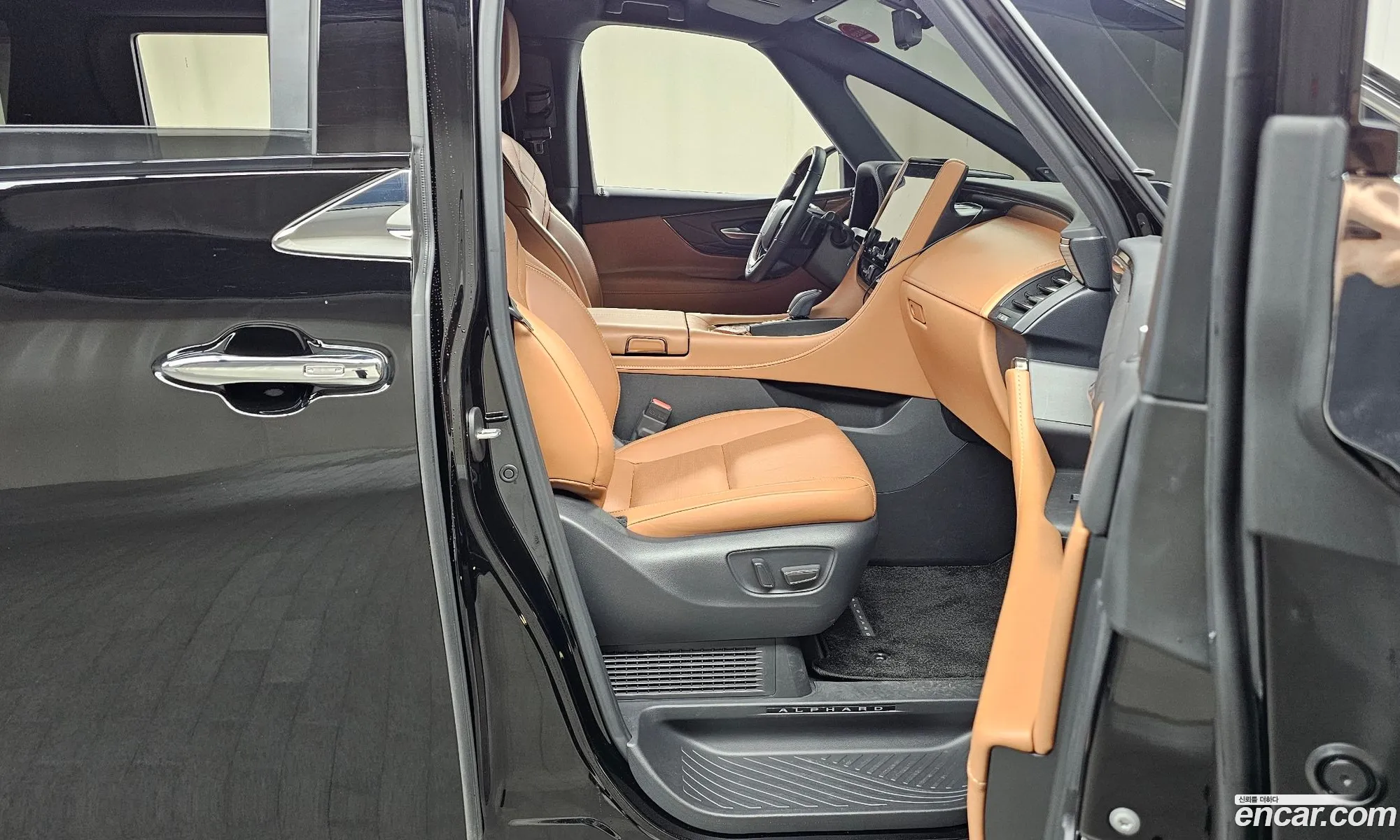 Toyota Alphard 2025 — 6