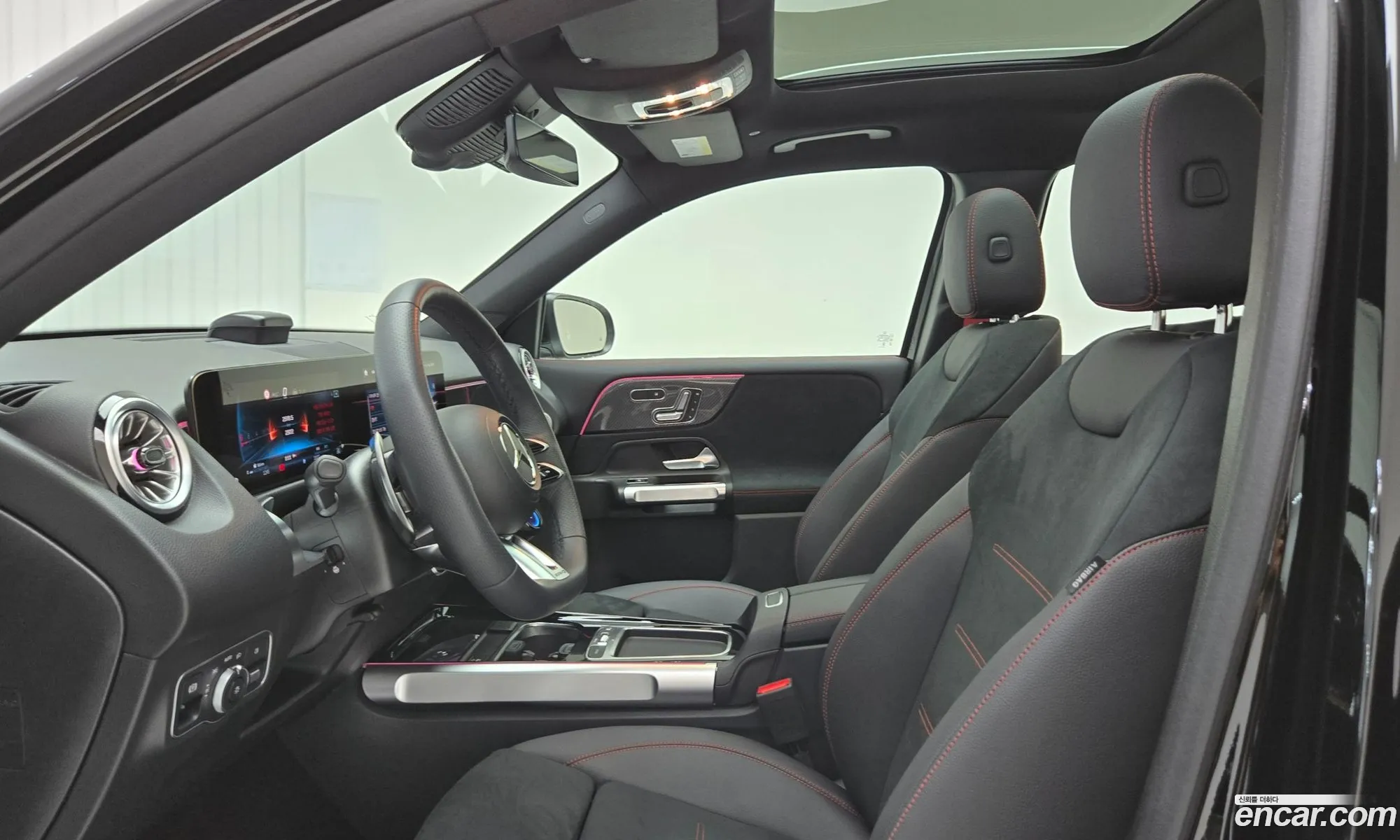 Mercedes-Benz GLB-Class X247 2025 — 18