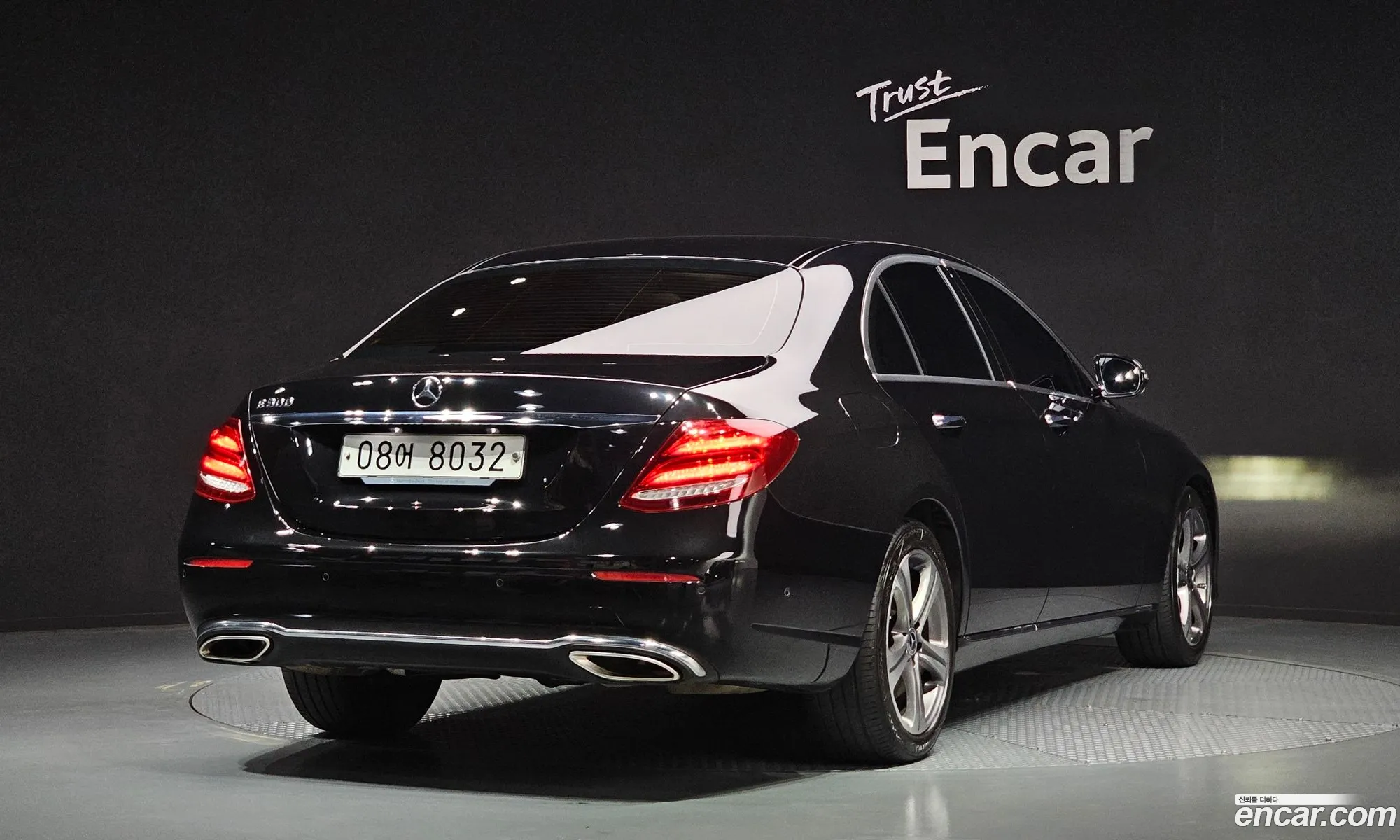 Mercedes-Benz E-Class W213 2018 WDDZF4JB1JA414547 — 11