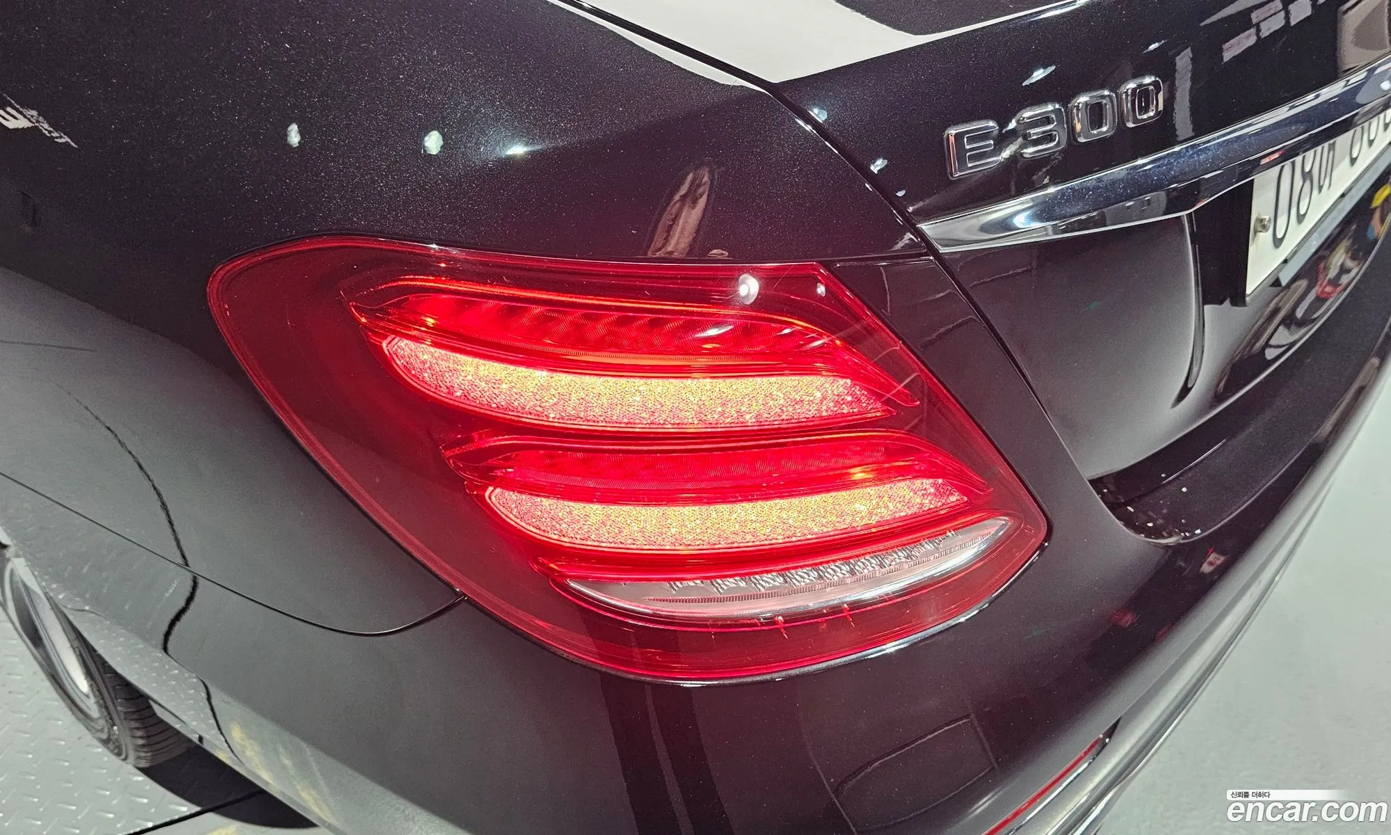 Mercedes-Benz E-Class W213 2018 WDDZF4JB1JA414547 — 24