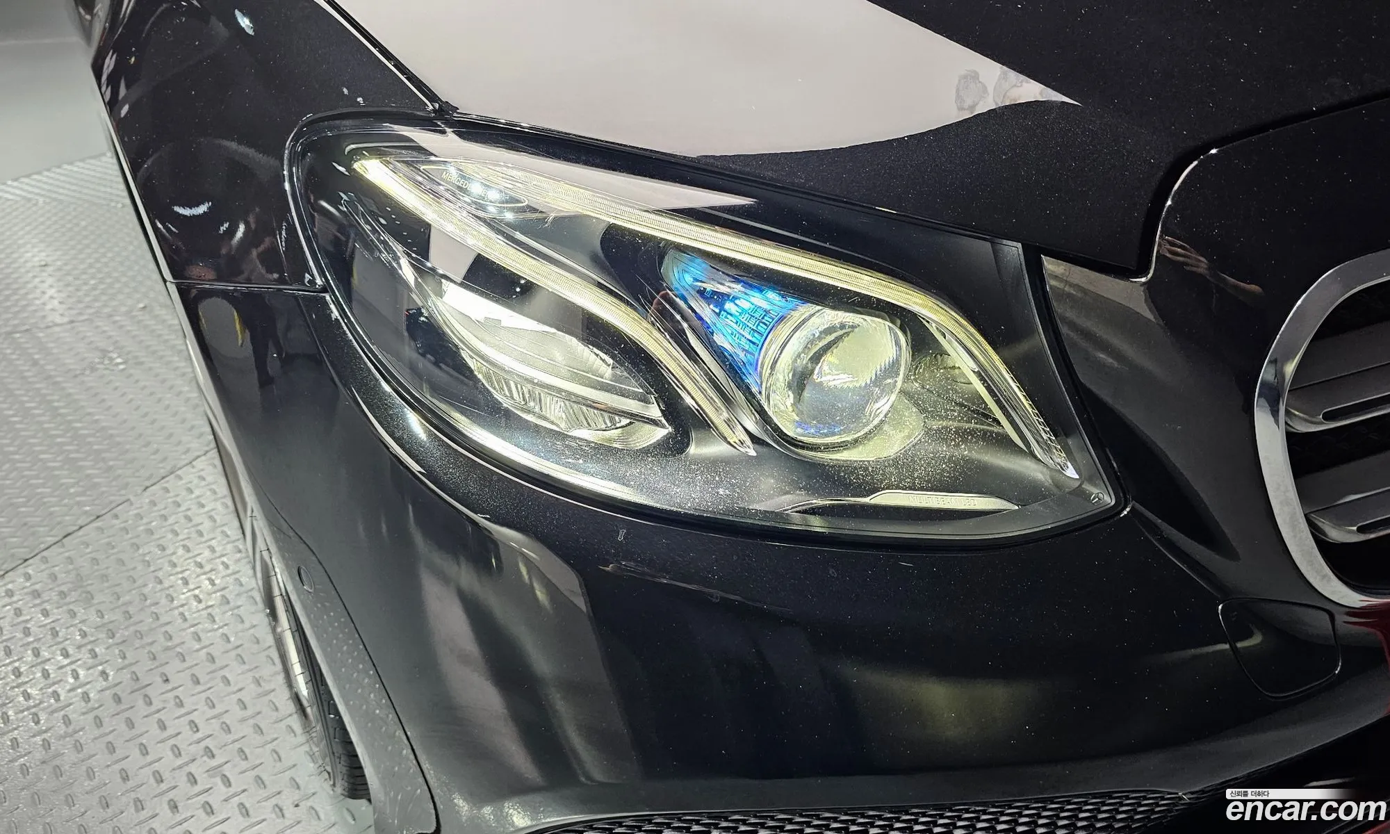 Mercedes-Benz E-Class W213 2018 WDDZF4JB1JA414547 — 2