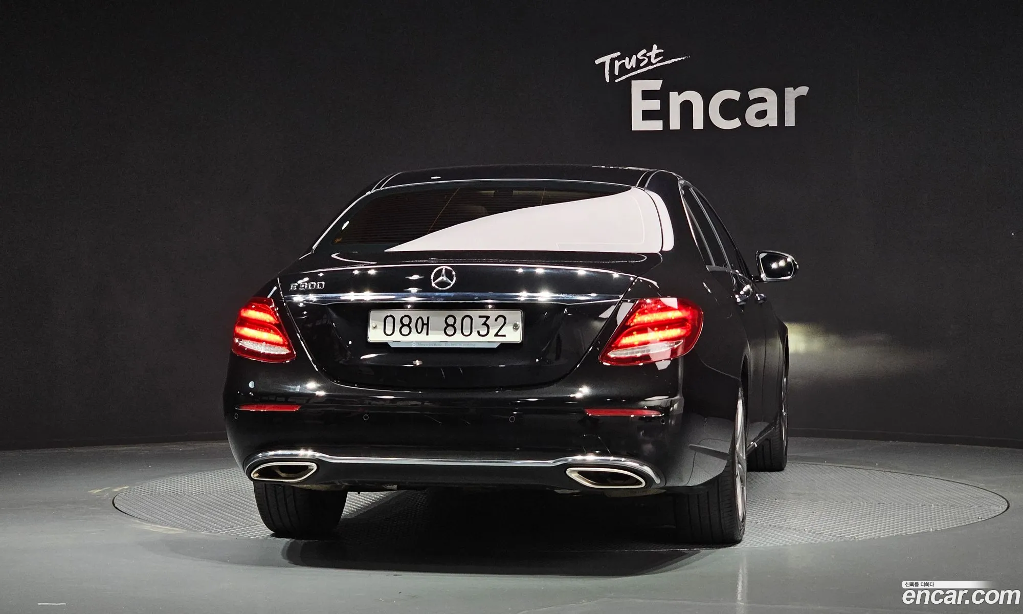 Mercedes-Benz E-Class W213 2018 WDDZF4JB1JA414547 — 18