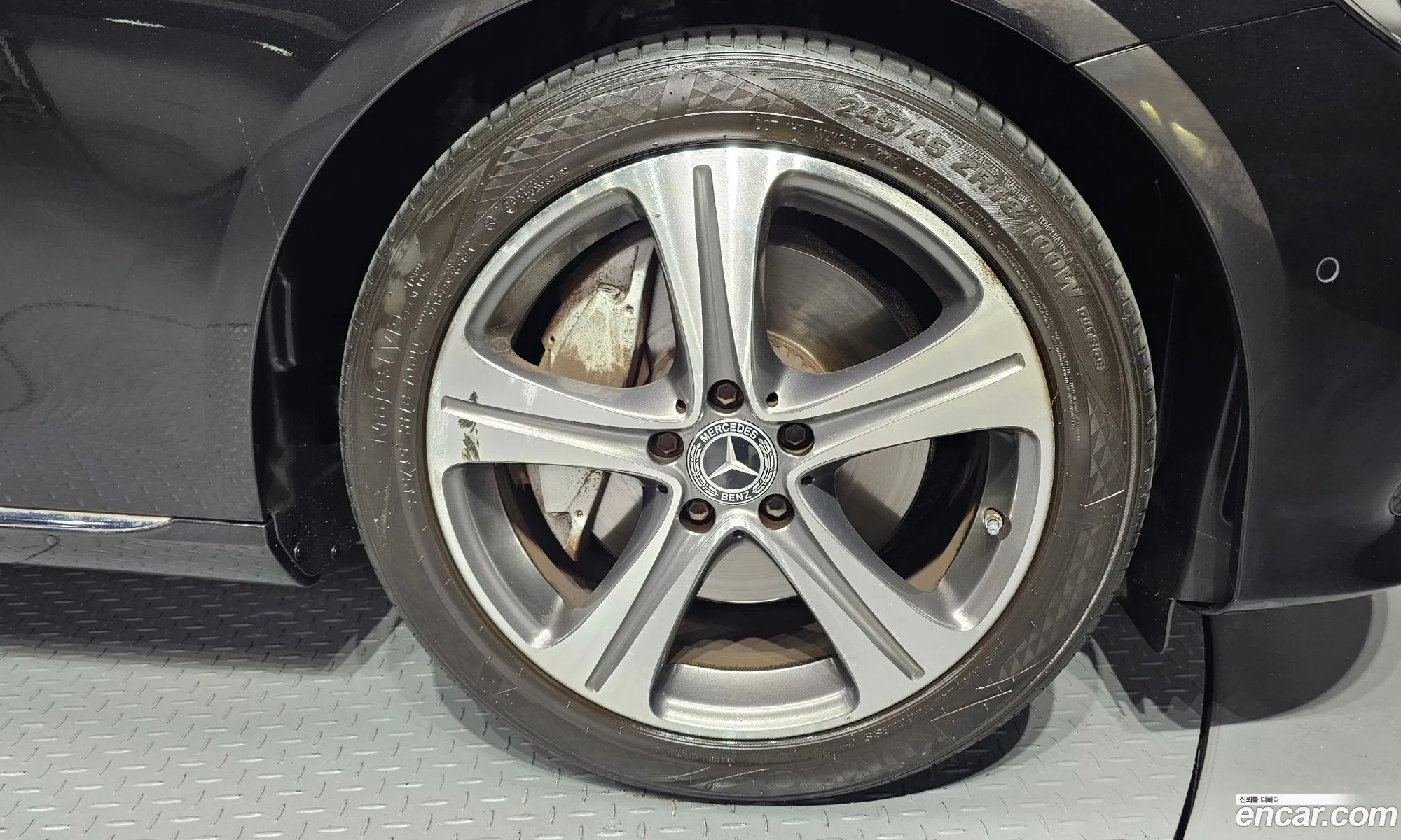 Mercedes-Benz E-Class W213 2018 WDDZF4JB1JA414547 — 22