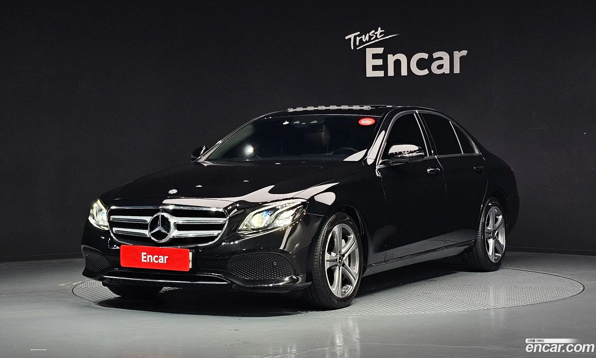 Mercedes-Benz E-Class W213 2018 WDDZF4JB1JA414547 — 8