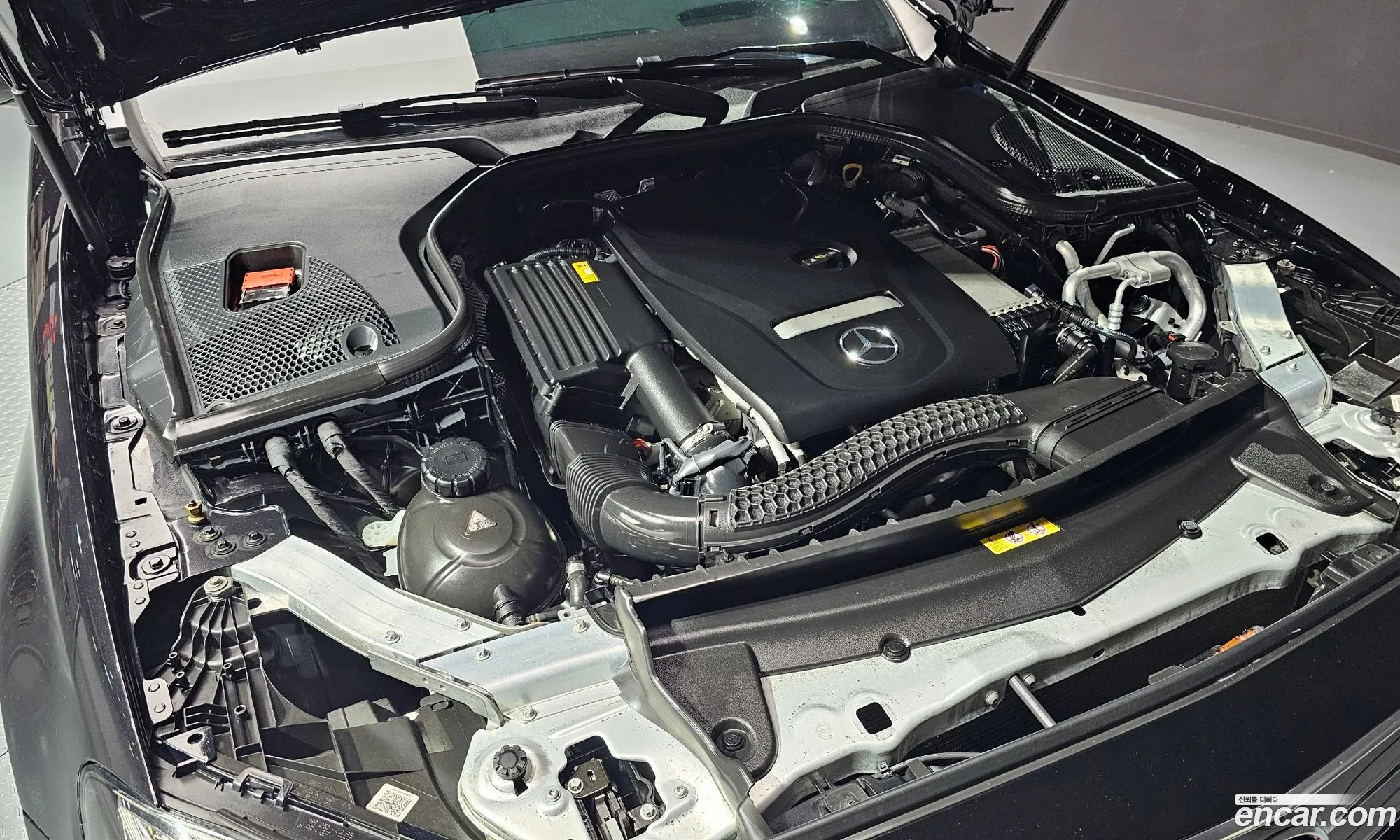 Mercedes-Benz E-Class W213 2018 WDDZF4JB1JA414547 — 26