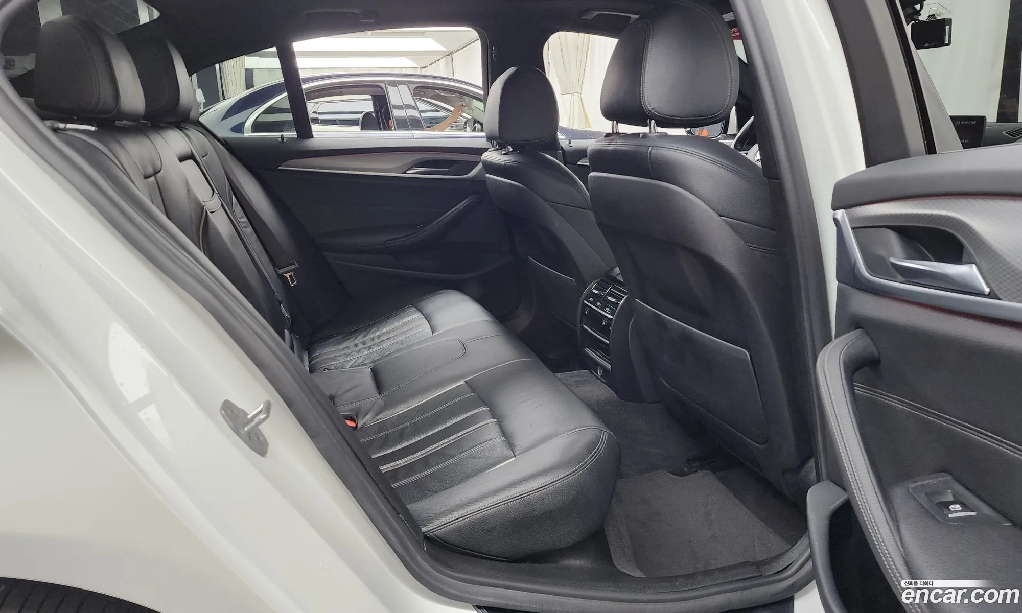 BMW 5 Series 2017 WBAJC3107JWB77705 — 33