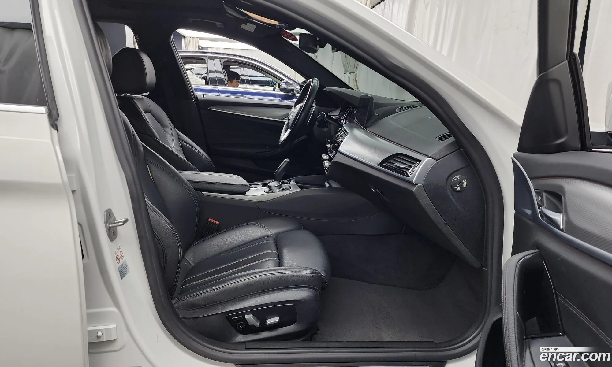 BMW 5 Series 2017 WBAJC3107JWB77705 — 31