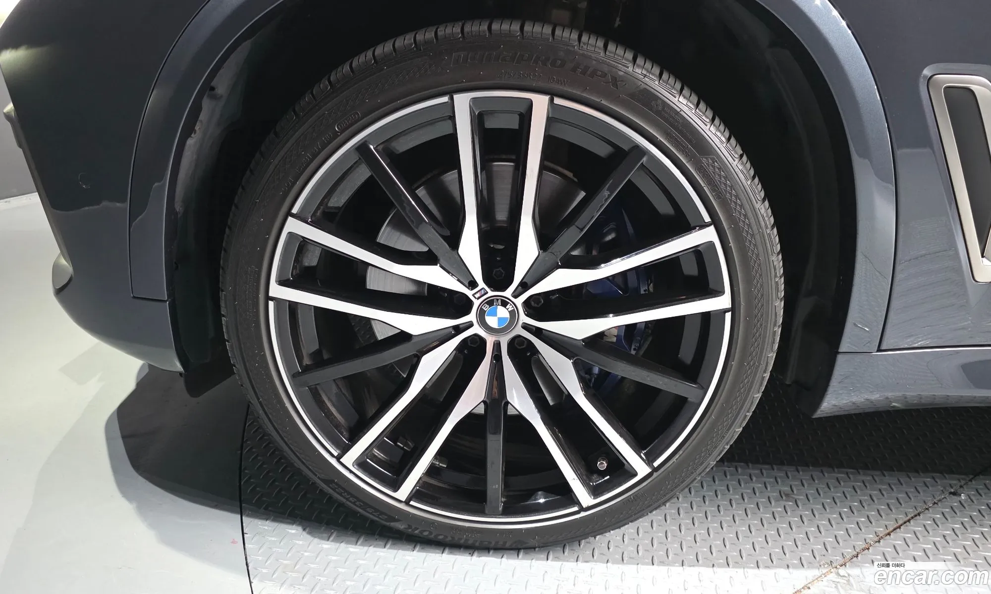 BMW X5 2021 — 32