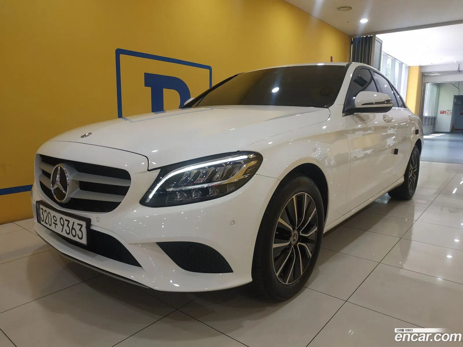 Mercedes-Benz C-Class W205 2019 — 18