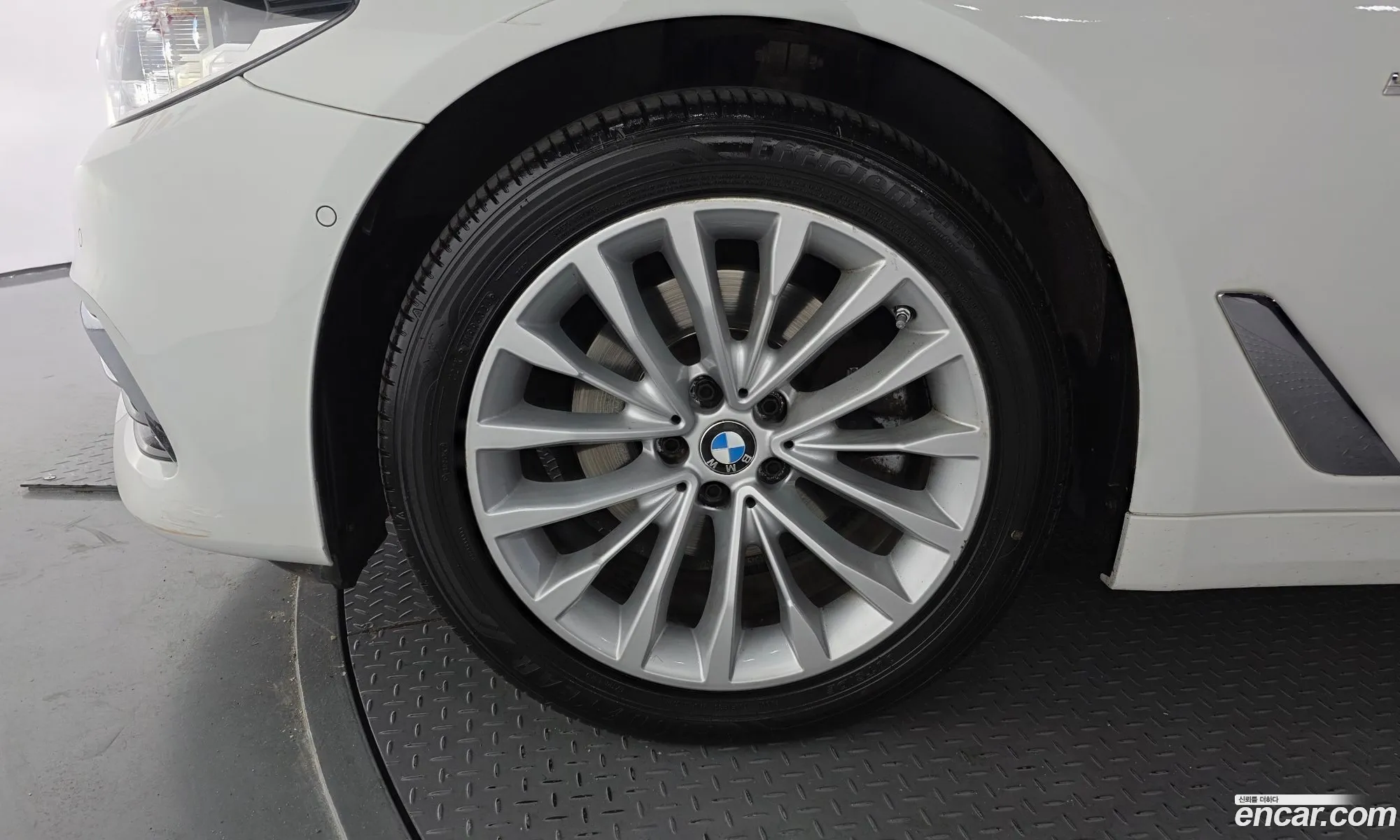 BMW 5 Series 2018 WBAJC3100JWB79263 — 8