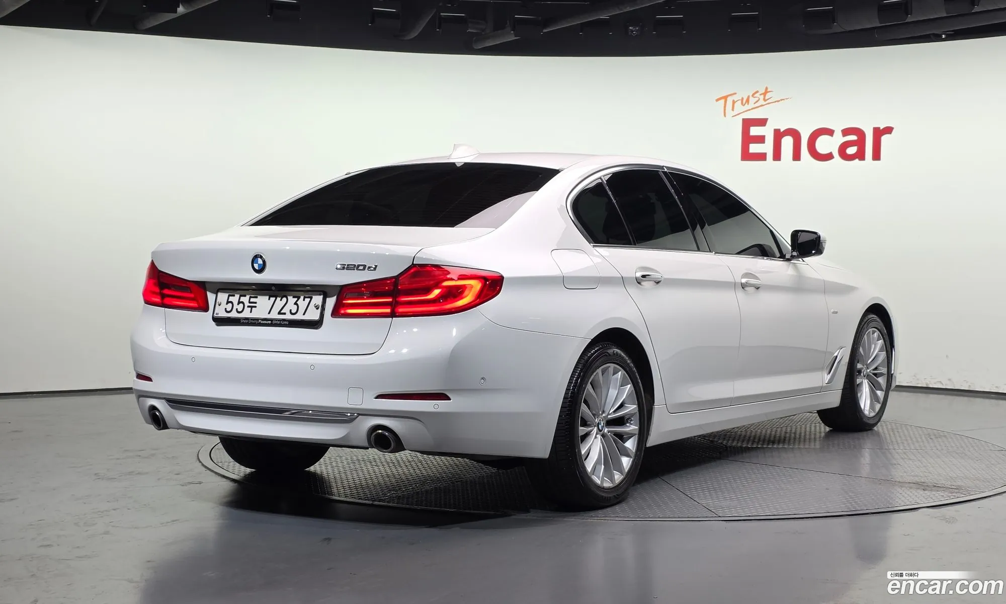BMW 5 Series 2018 WBAJC3100JWB79263 — 17