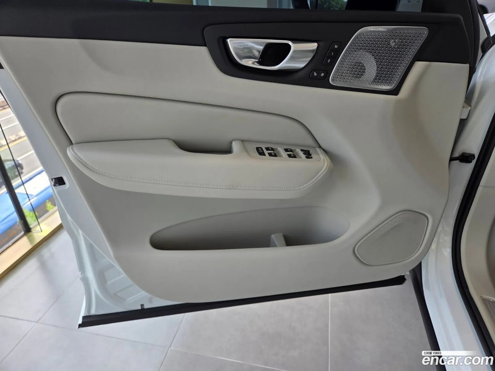 Volvo XC60 2026 — 3