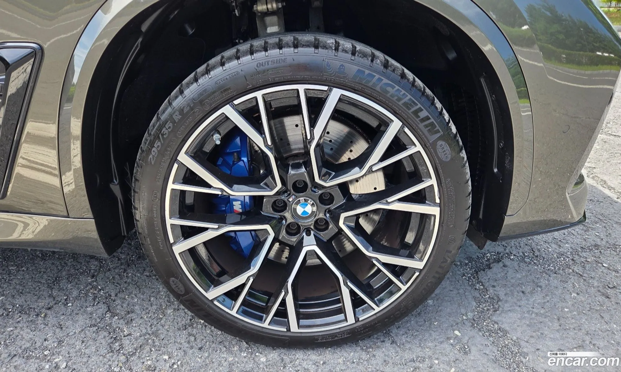 BMW X5 M 2022 — 19