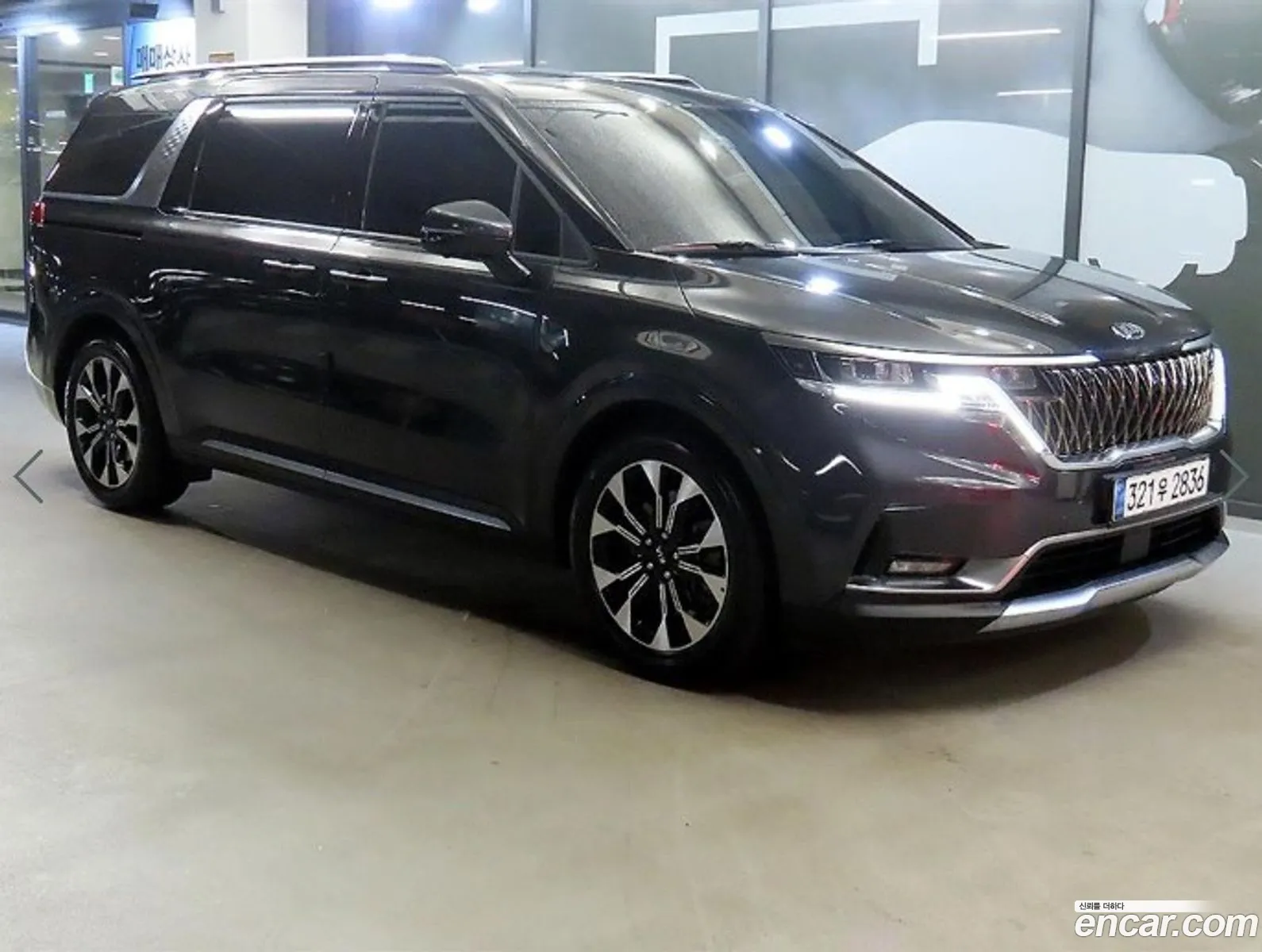 Kia Carnival 2021 — 4
