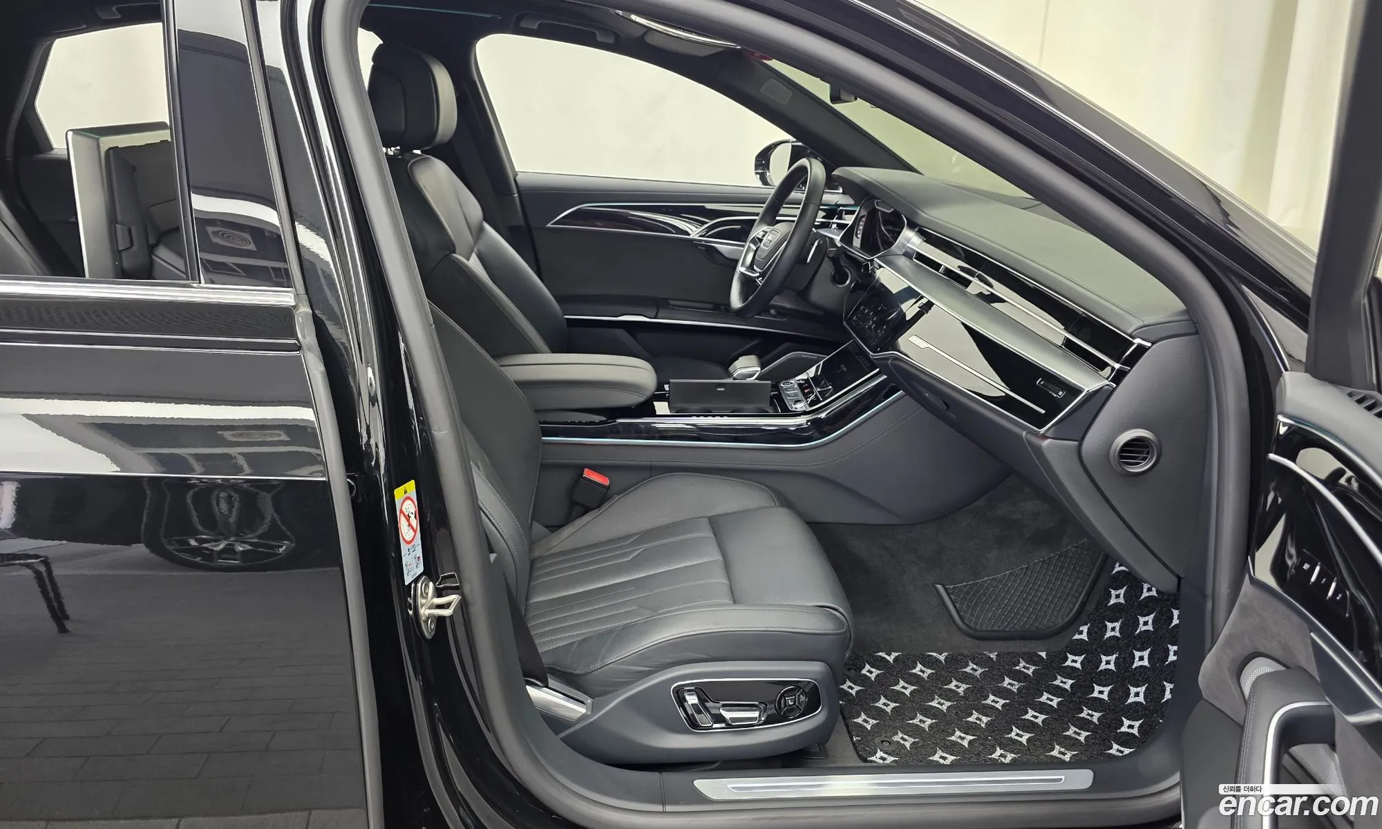 Audi A8 2021 WAUZZZF86MN032374 — 23