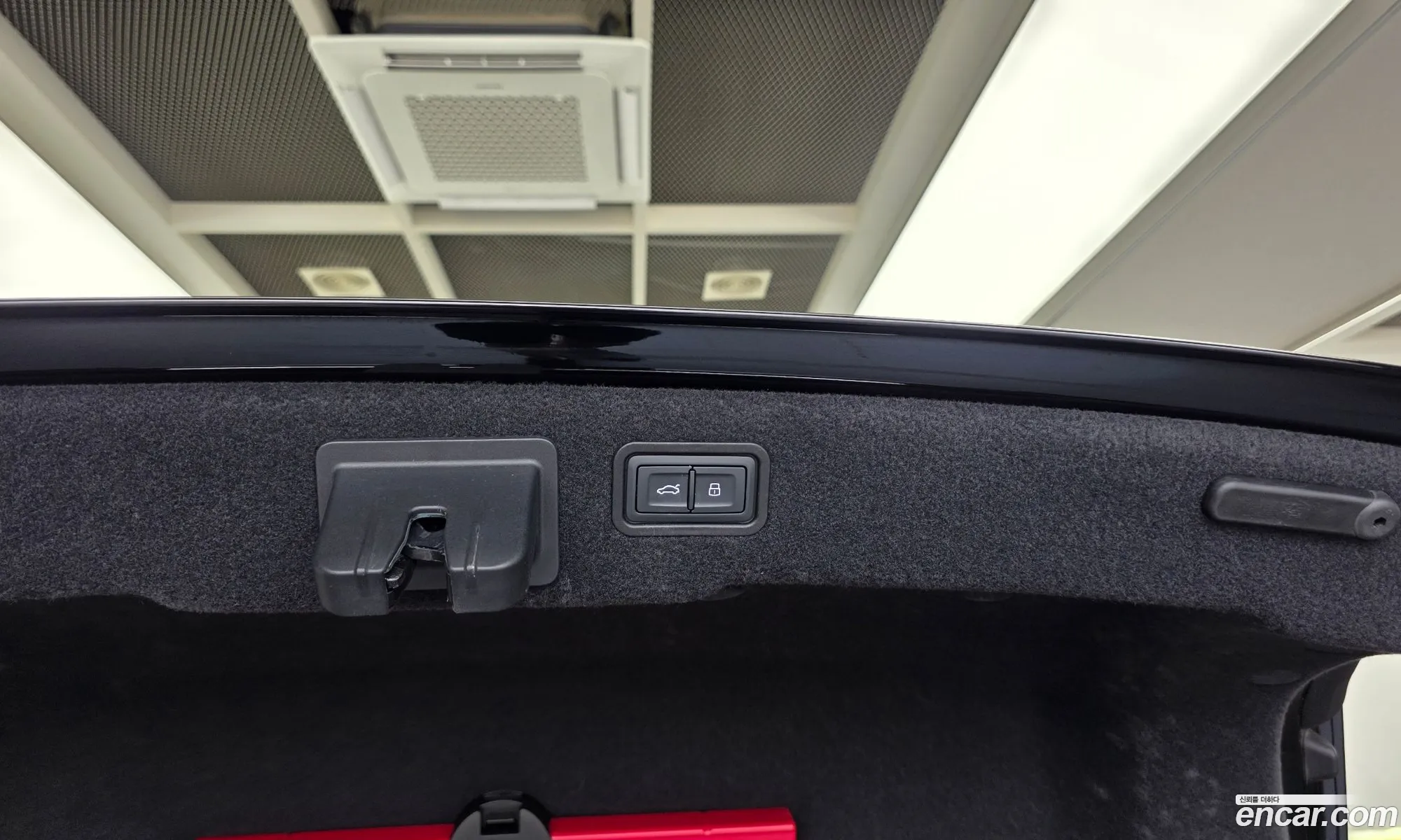 Audi A8 2021 WAUZZZF86MN032374 — 33