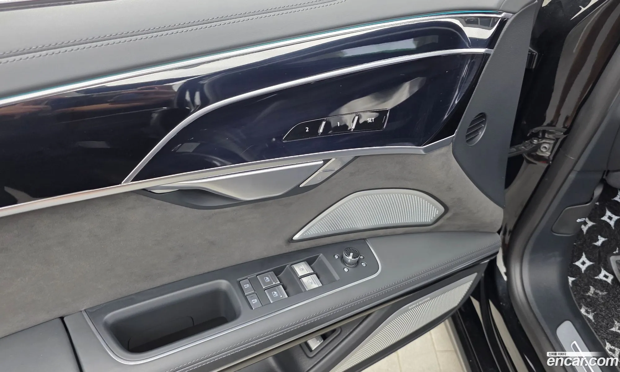 Audi A8 2021 WAUZZZF86MN032374 — 28