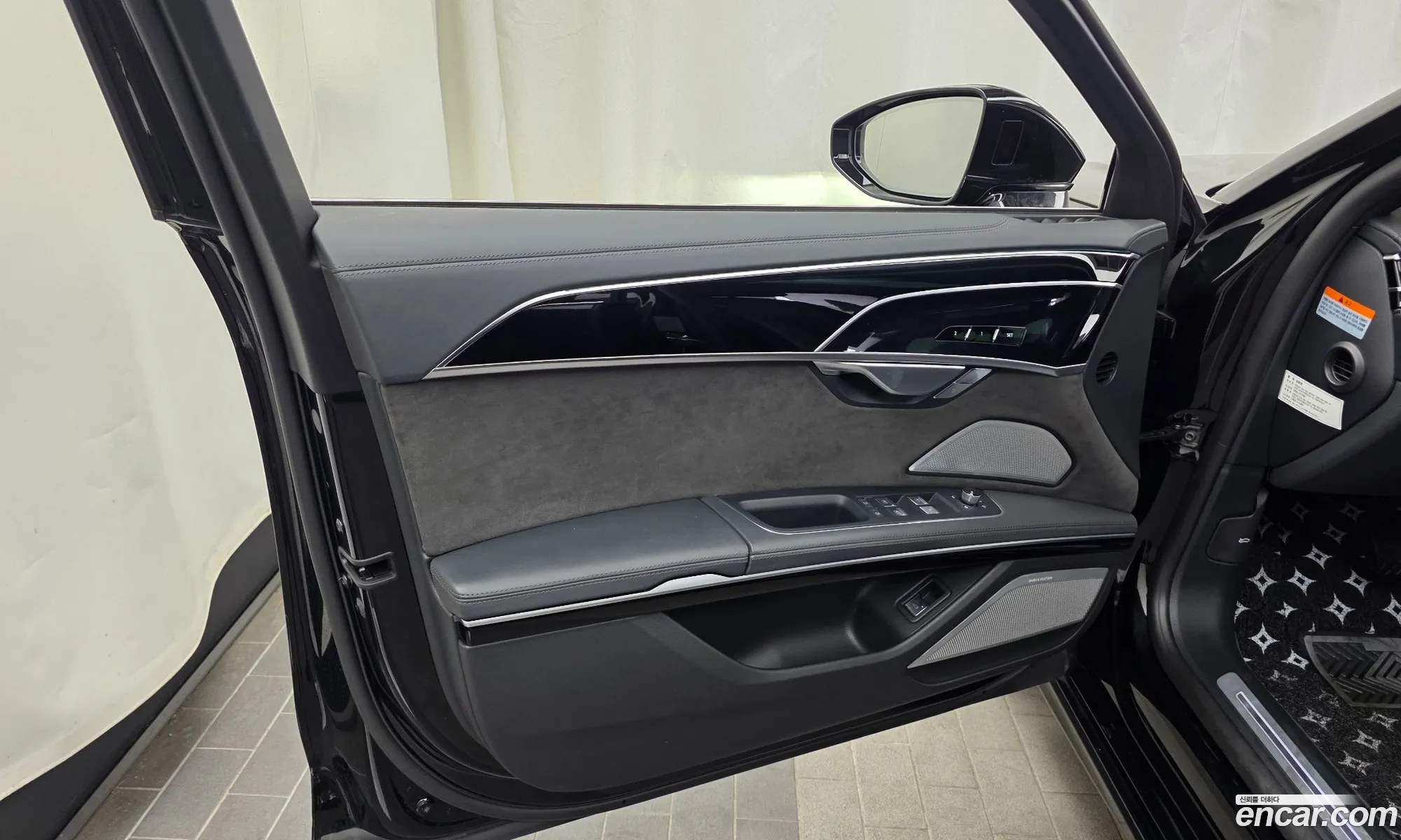Audi A8 2021 WAUZZZF86MN032374 — 35
