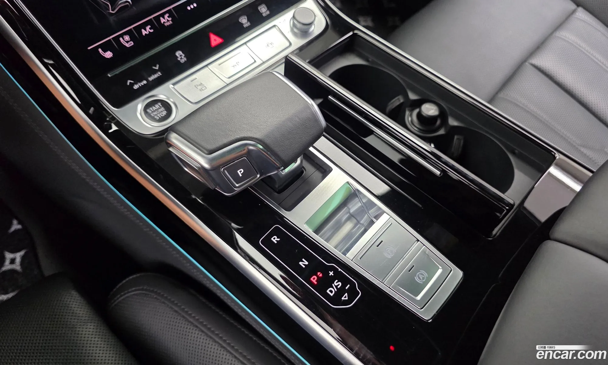 Audi A8 2021 WAUZZZF86MN032374 — 25