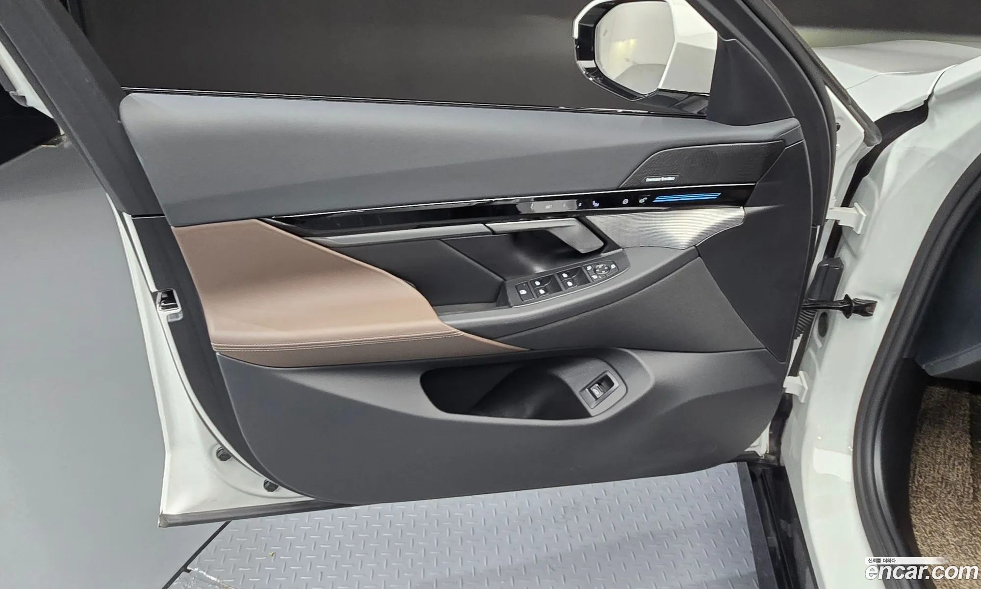 BMW 5 Series 2023 — 9