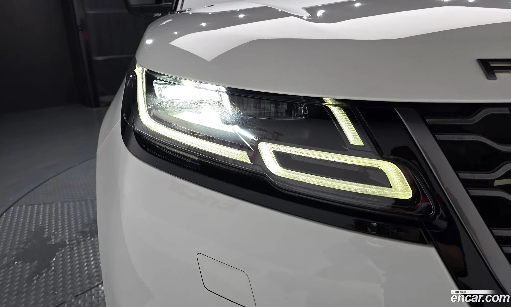 Land Rover Range Rover Velar 2019 — 27