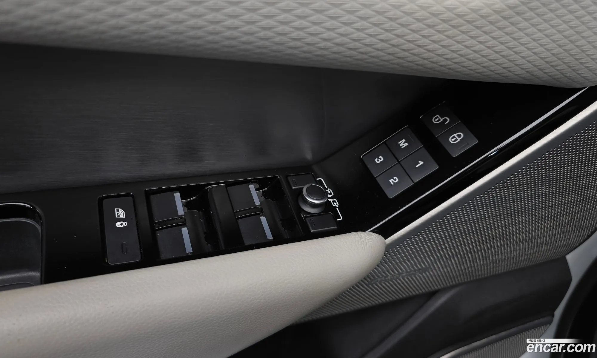 Land Rover Range Rover Velar 2019 — 34
