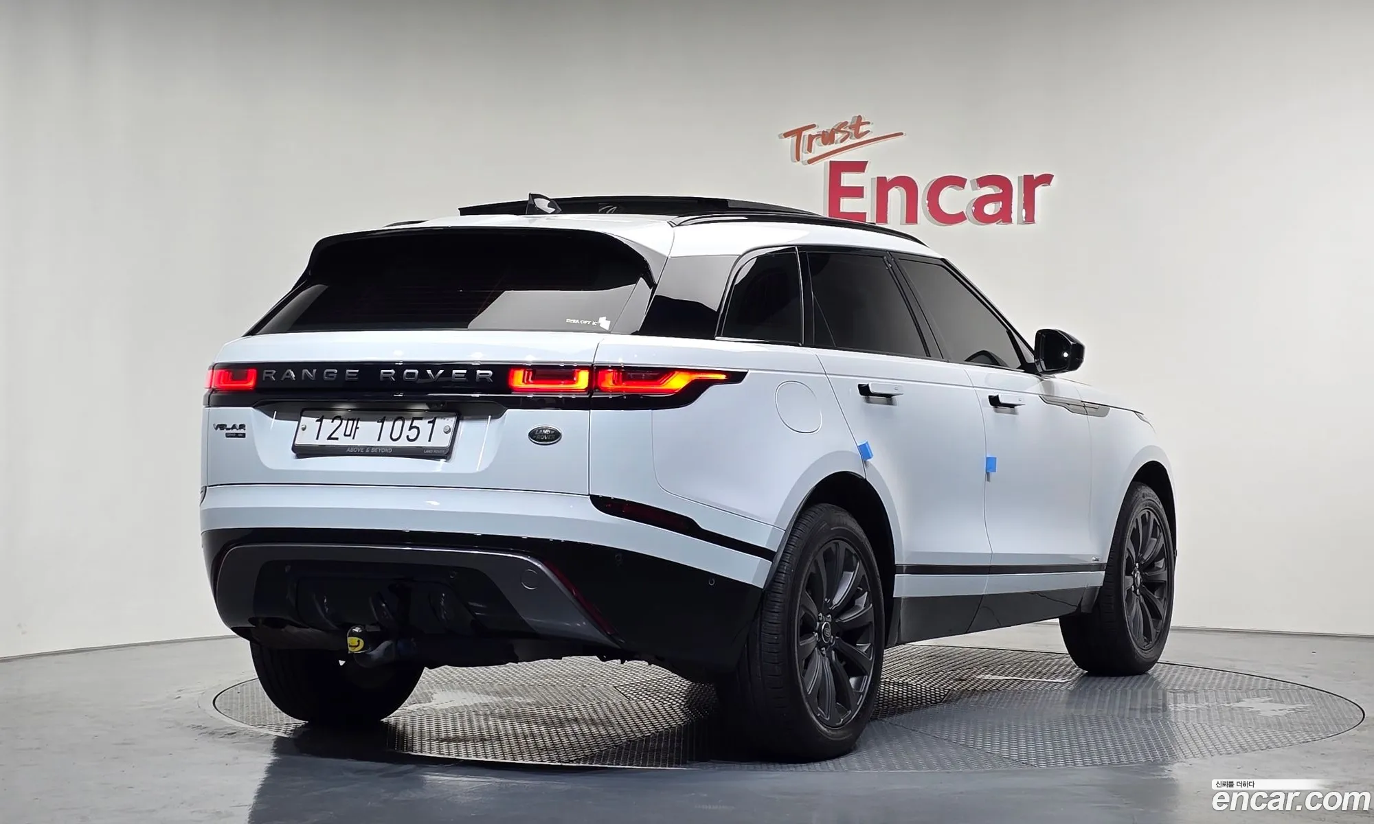 Land Rover Range Rover Velar 2019 — 16