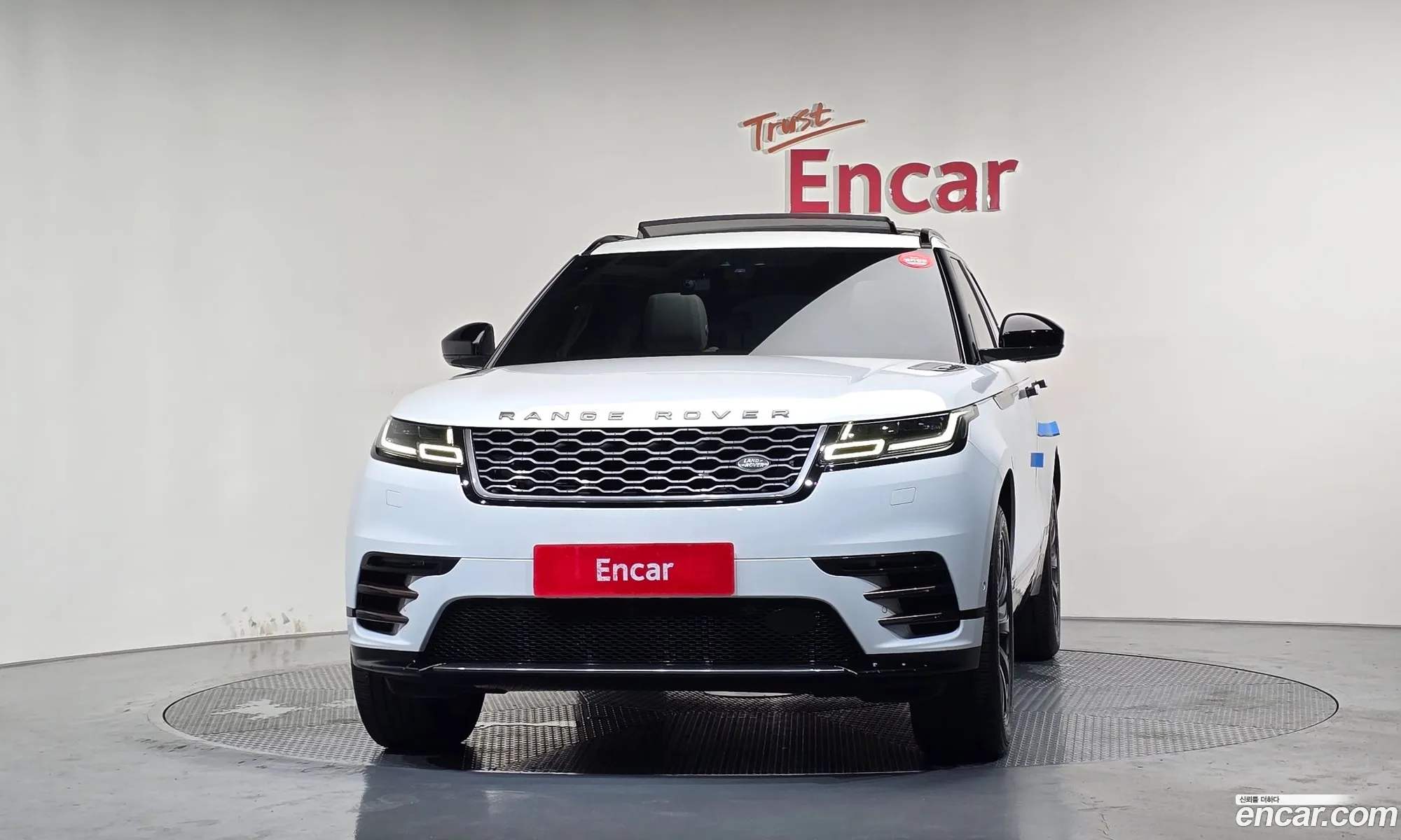 Land Rover Range Rover Velar 2019 — 17
