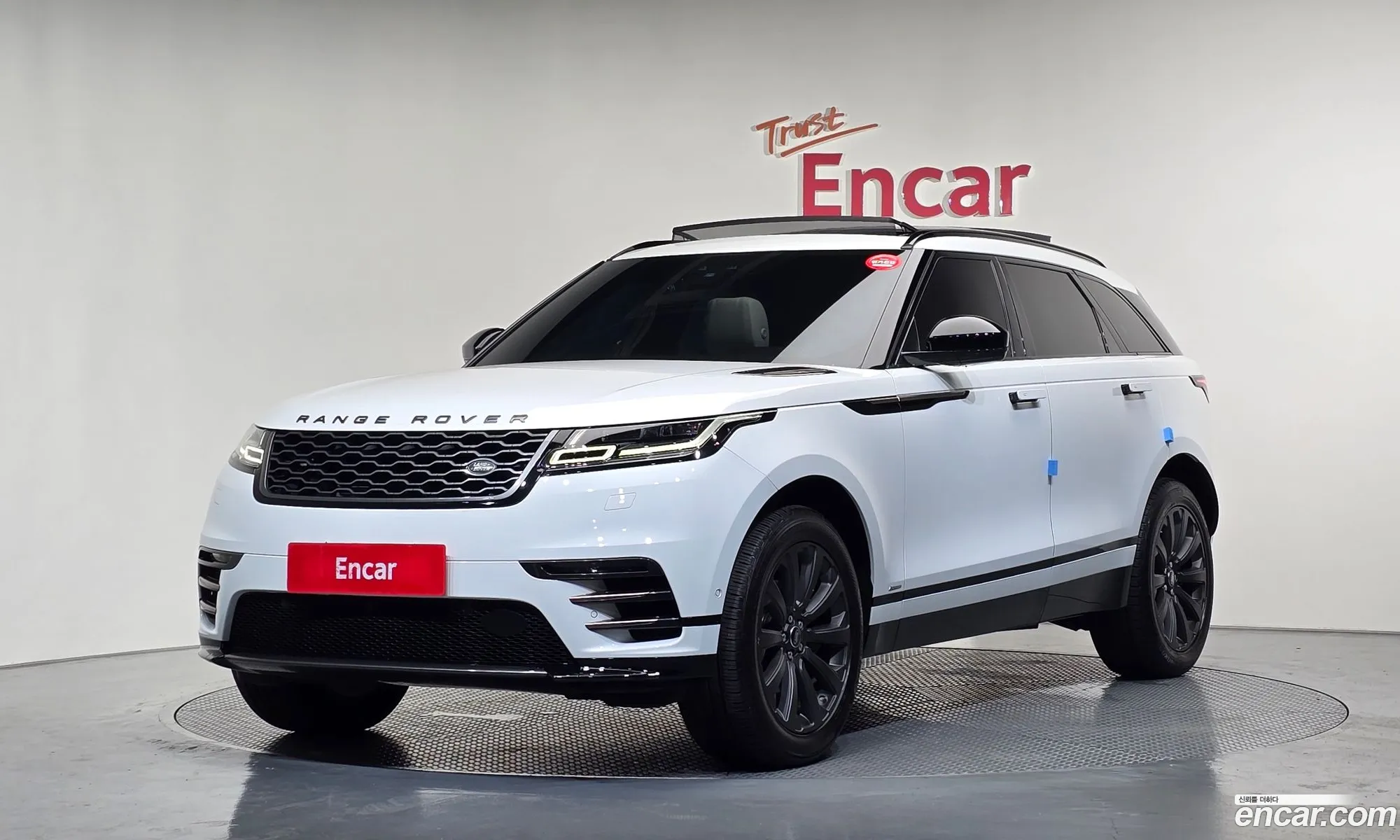 Land Rover Range Rover Velar 2019 — 28