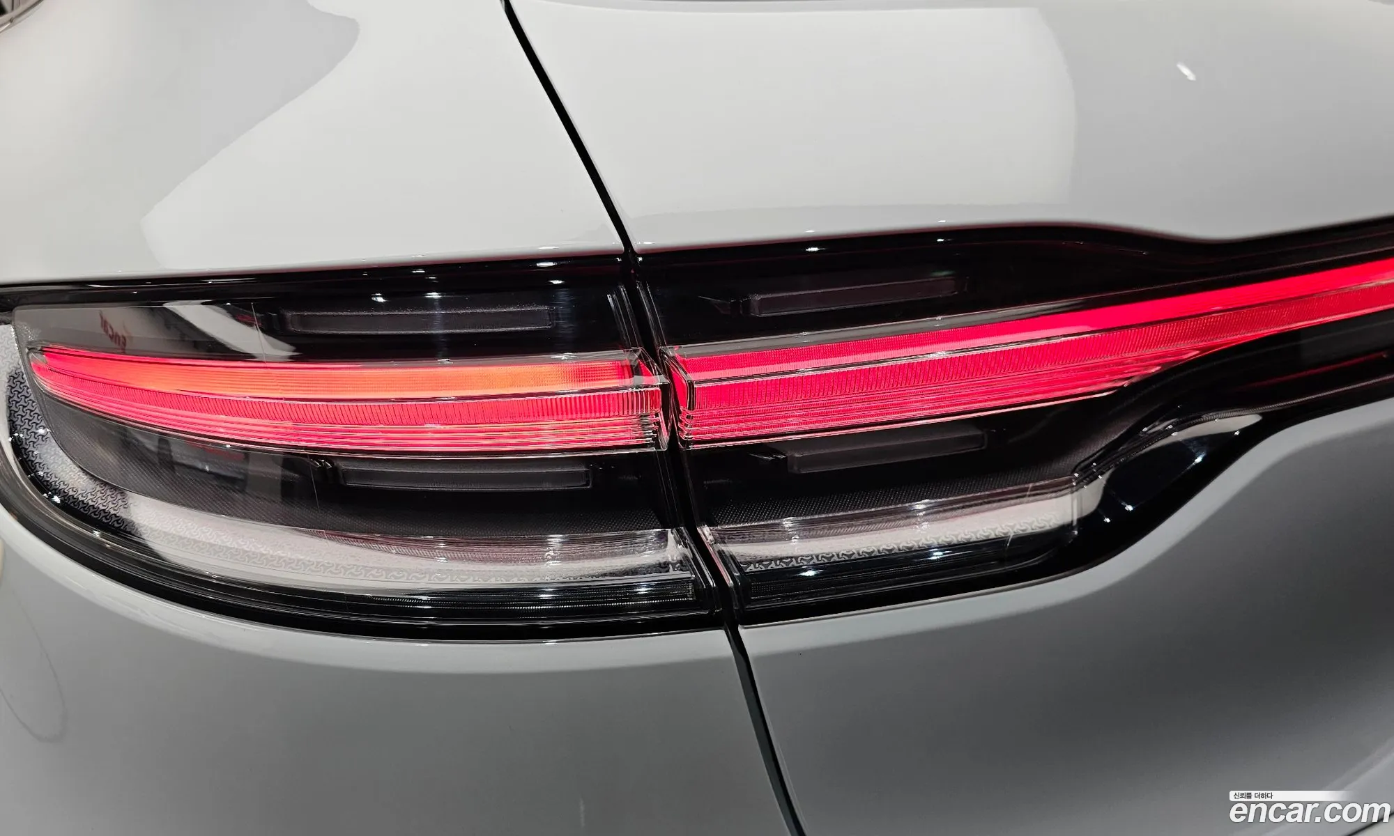 Porsche Macan 2023 WP1AF2952PLB55301 — 3