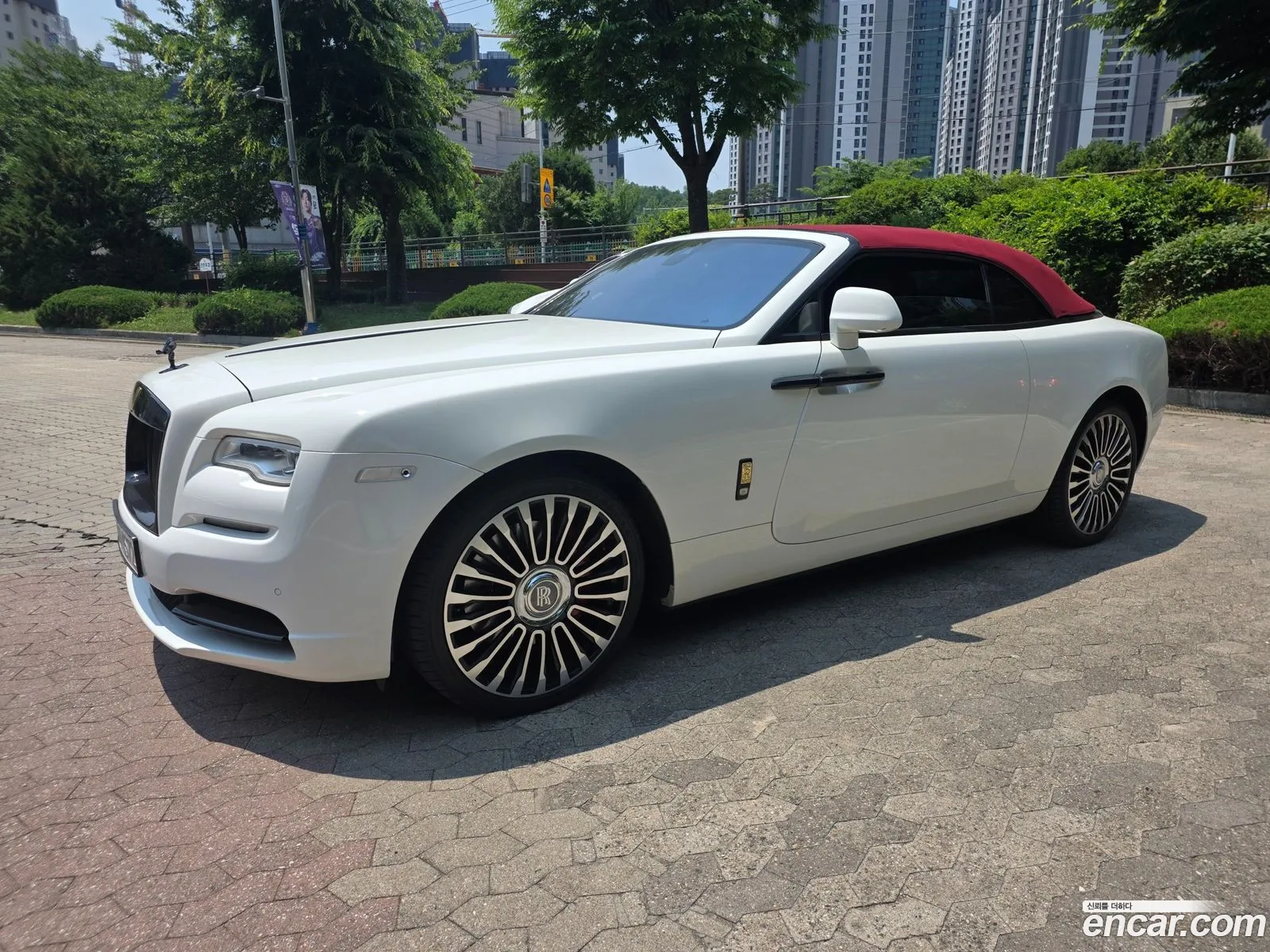 Rolls-Royce Dawn 2017 — 18