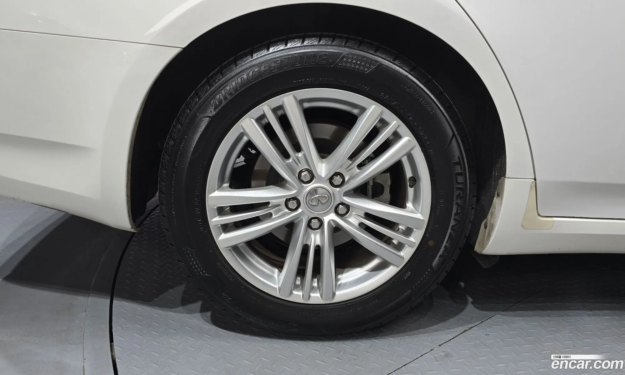 Infiniti G25 2013 — 17
